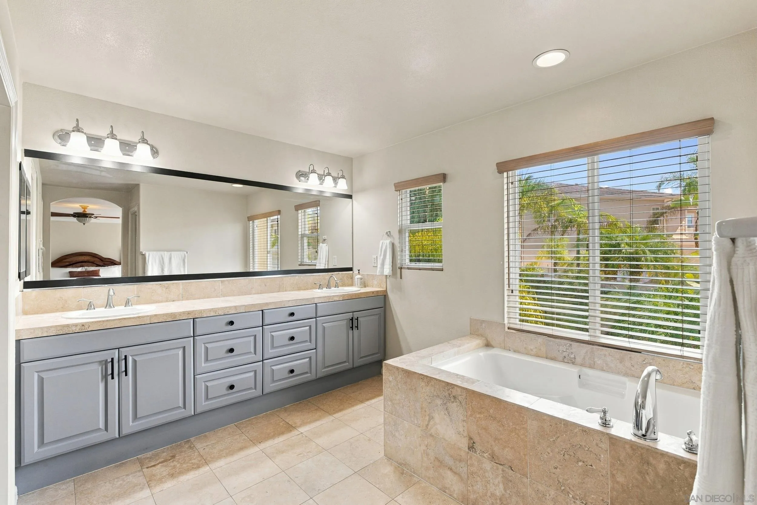 https://cdn.realtyfeed.com/cdn/127/260024495/bb2b3dfd732121314731e98a6dec9512.webp