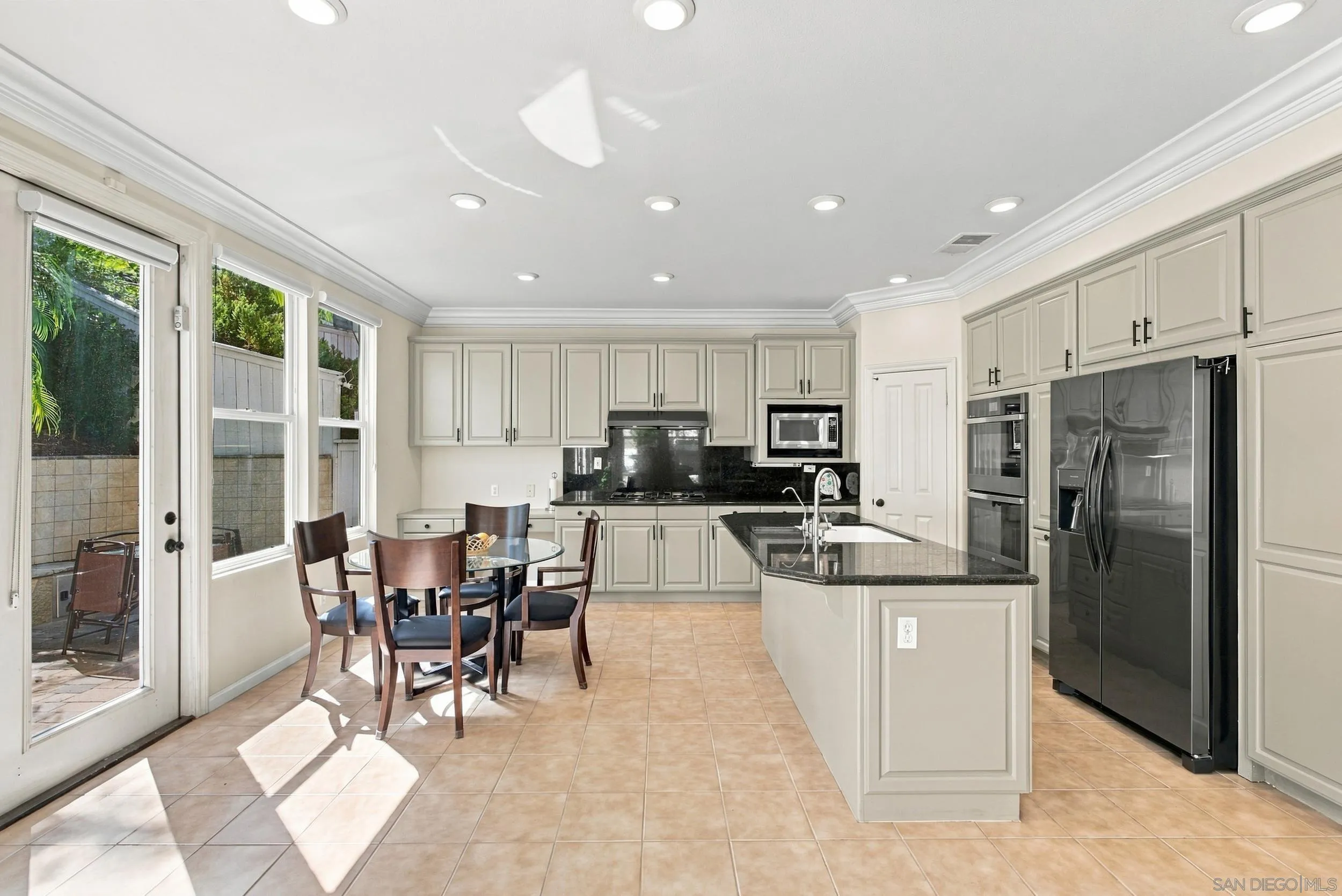 https://cdn.realtyfeed.com/cdn/127/260024495/ce94f14c3cbf38eb984c118f8368fa03.webp