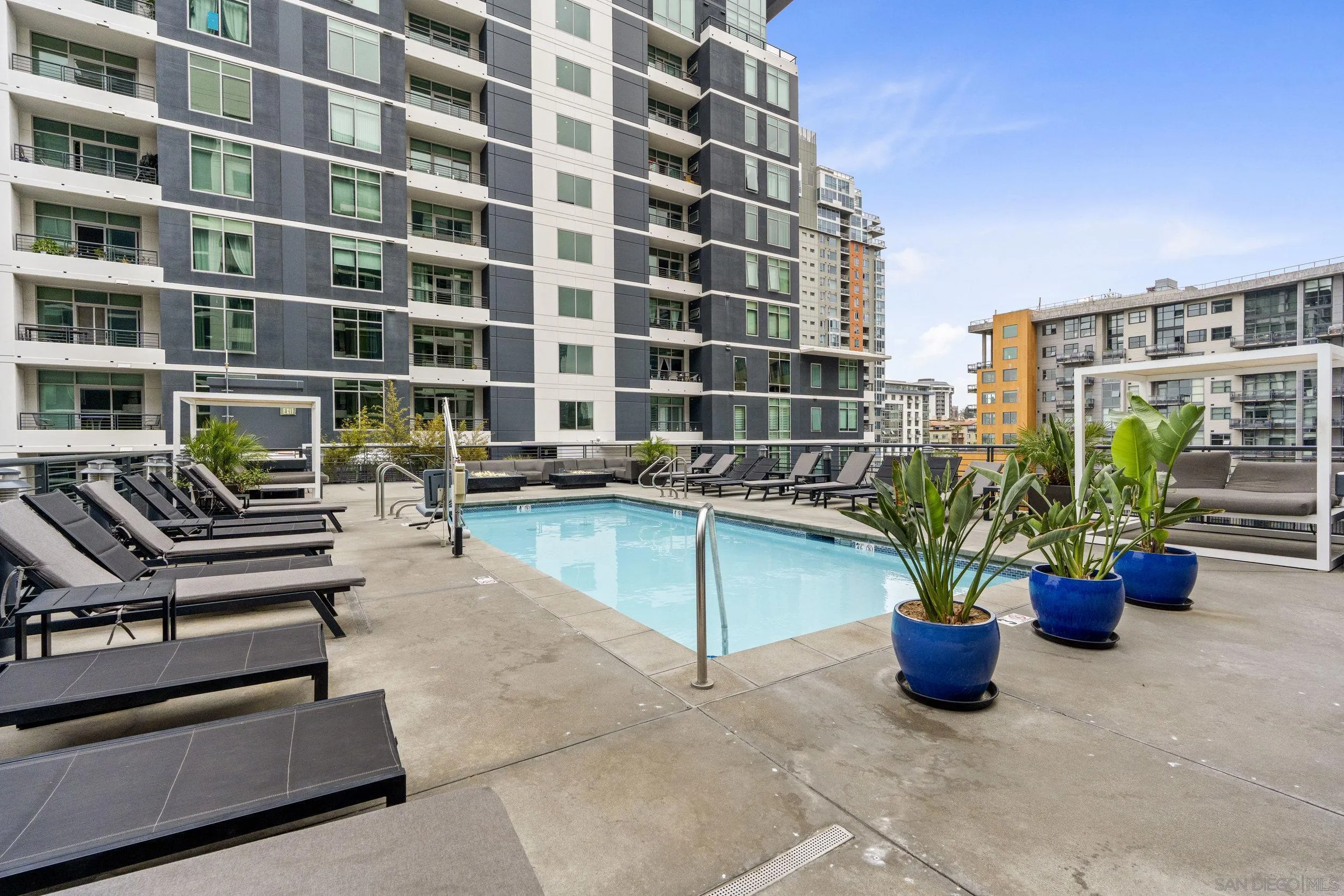 https://cdn.realtyfeed.com/cdn/127/260024496/839af63aa19e1863a86431bf96a3c30a.webp
