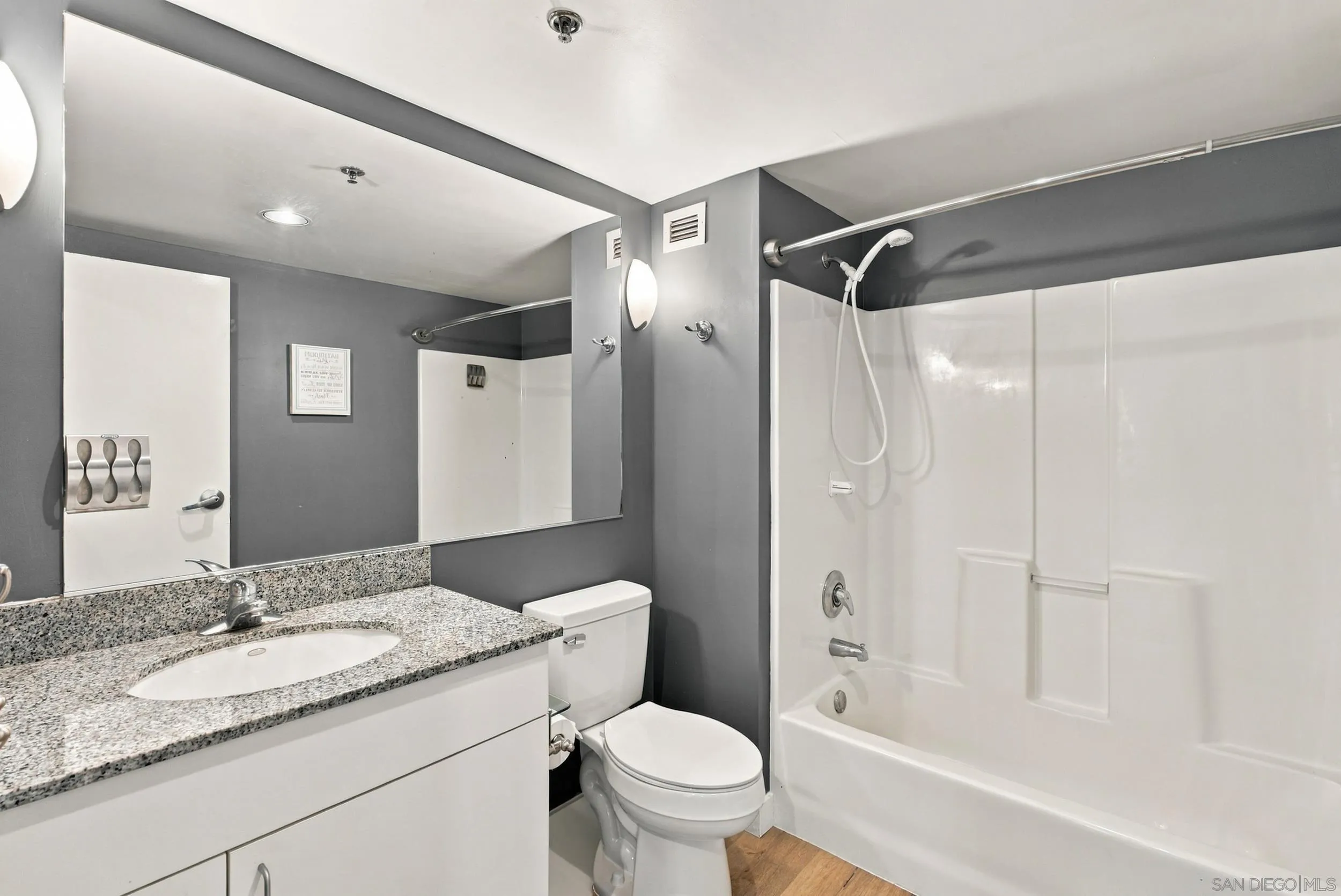https://cdn.realtyfeed.com/cdn/127/260024496/9eca86c364a6e72ad6b0a7ec780f7b77.webp
