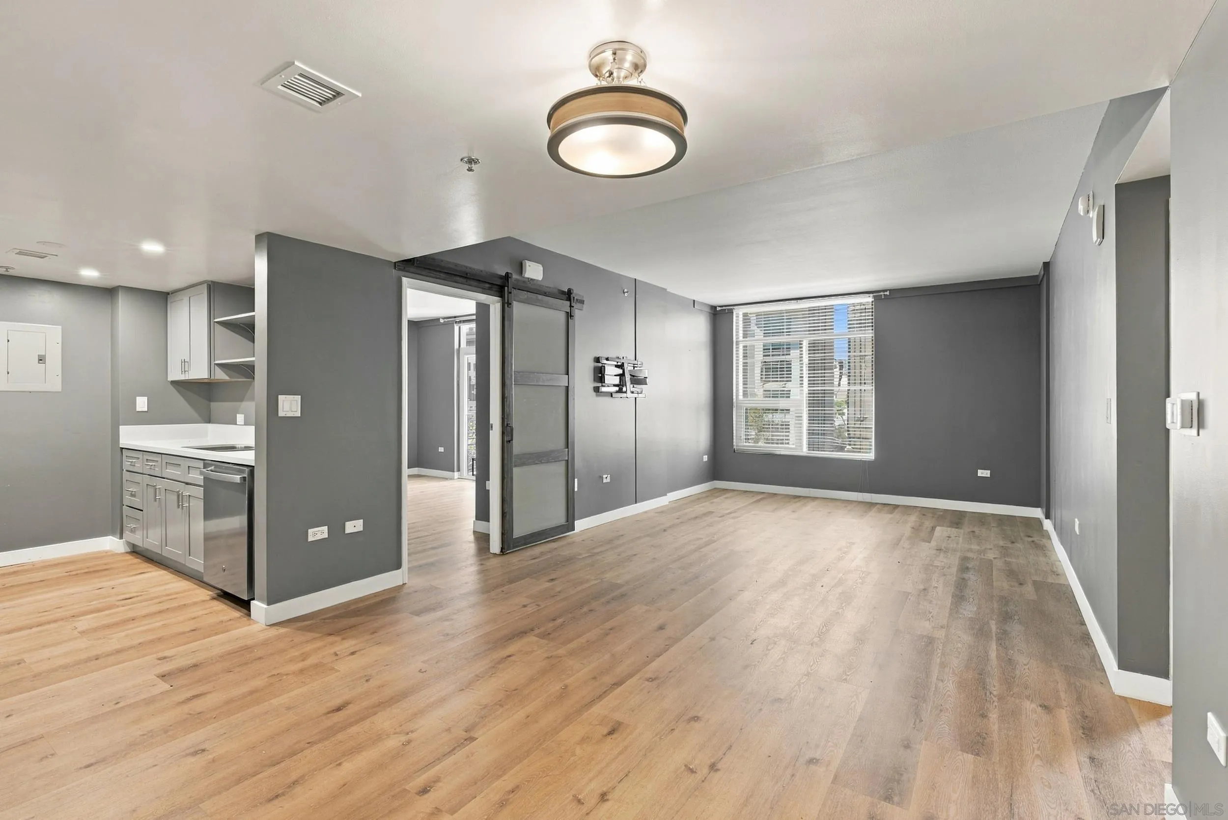 https://cdn.realtyfeed.com/cdn/127/260024496/a03ac0f5beb96b514e8fec65d13fa197.webp