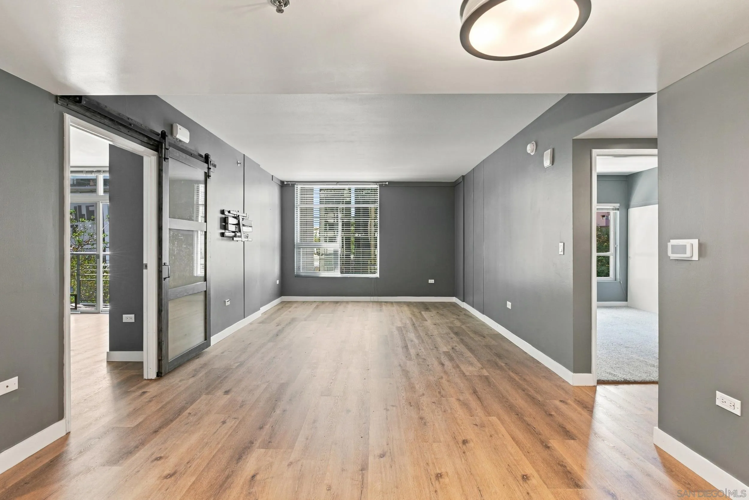 https://cdn.realtyfeed.com/cdn/127/260024496/d009a02721f10a46f5de777497a8f508.webp
