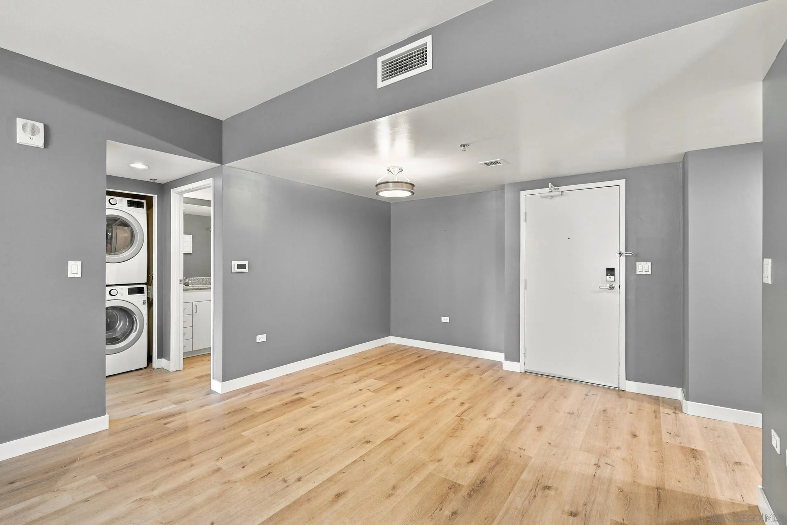 https://cdn.realtyfeed.com/cdn/127/260024496/e51a47990973ba70850bea48f60093fb.webp