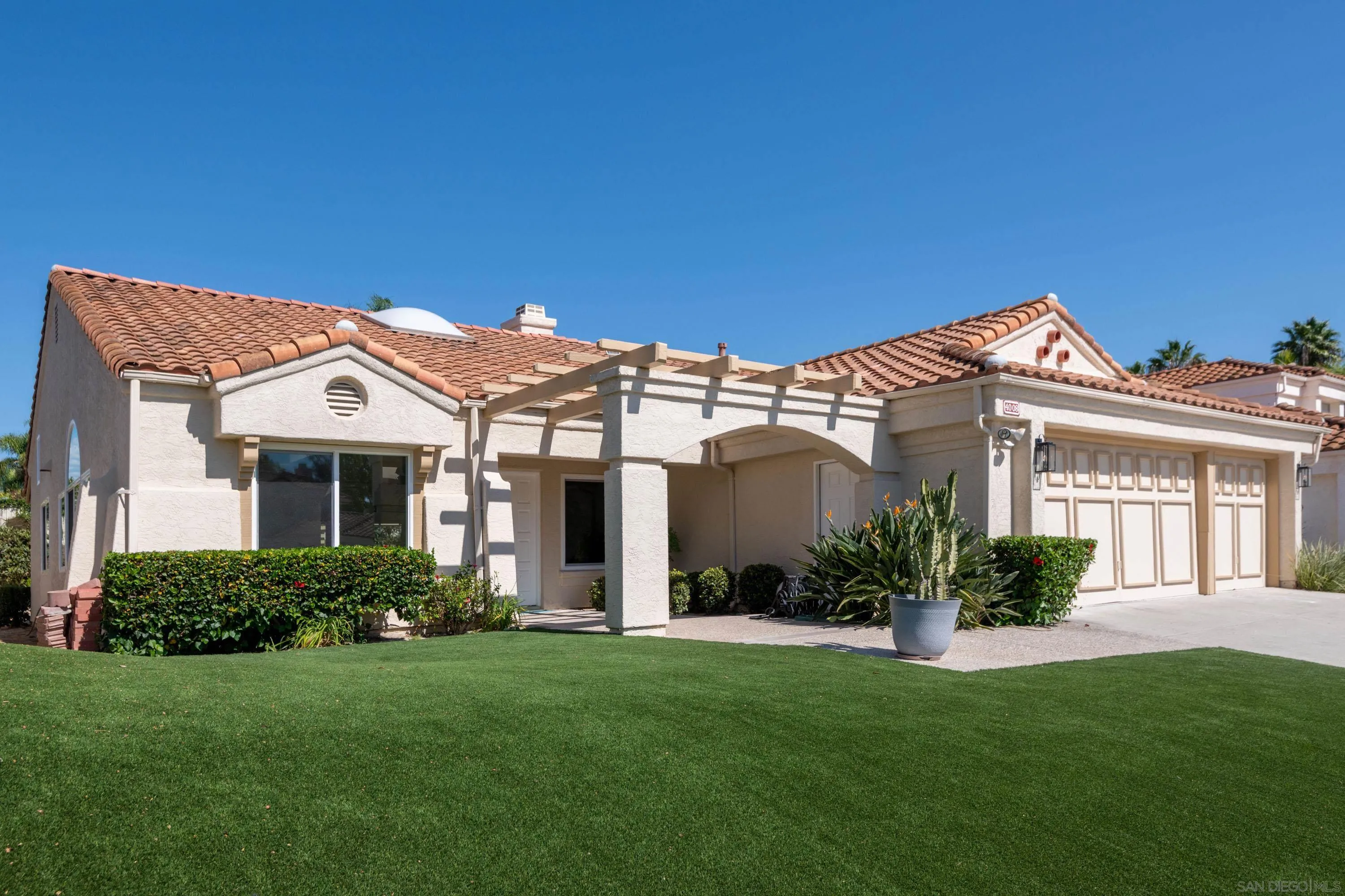 https://cdn.realtyfeed.com/cdn/127/260024498/2727c5855d826f6357f09a2fa342137d.webp