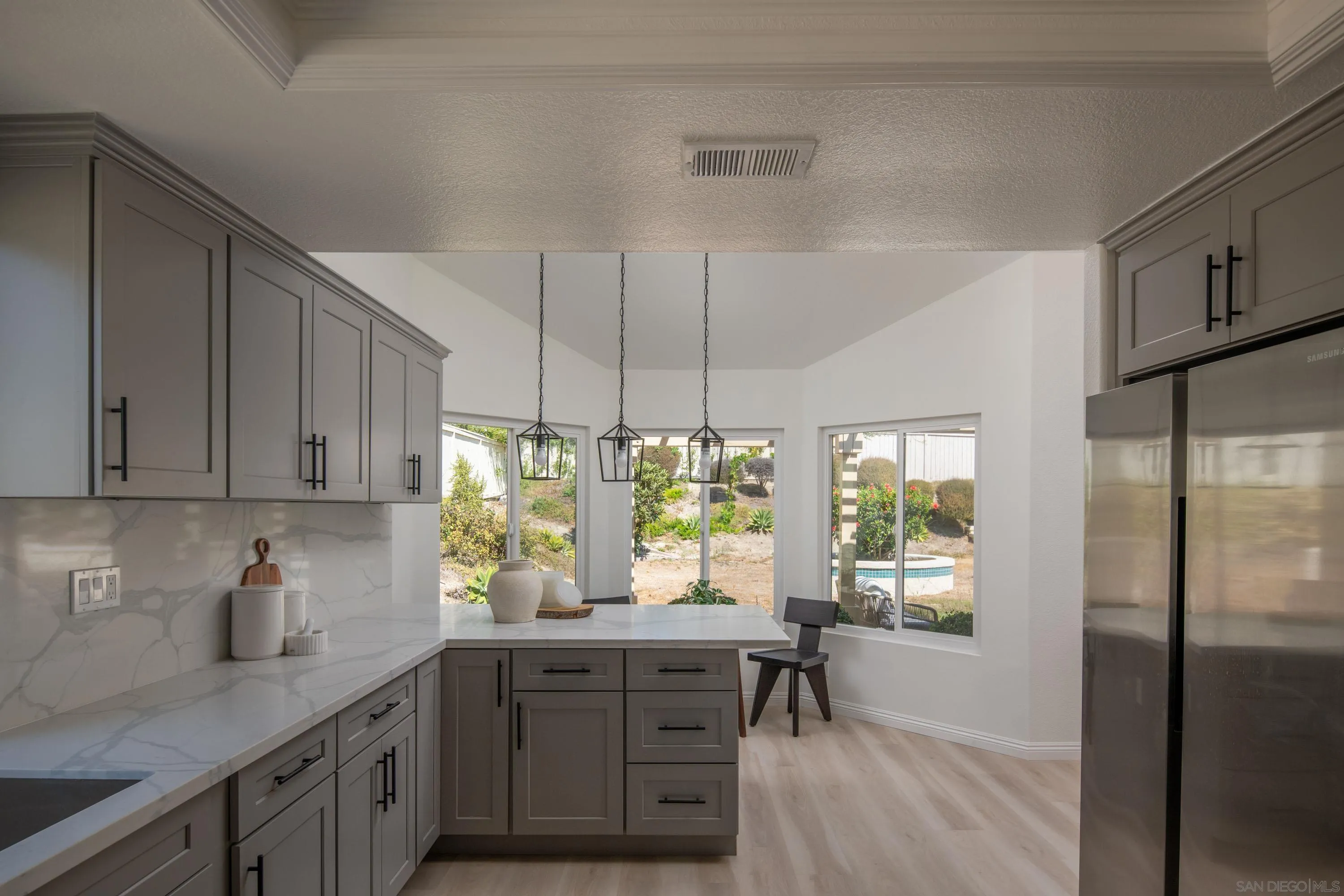 https://cdn.realtyfeed.com/cdn/127/260024498/7ebf2c1eb58baa785d3192286f69685d.webp