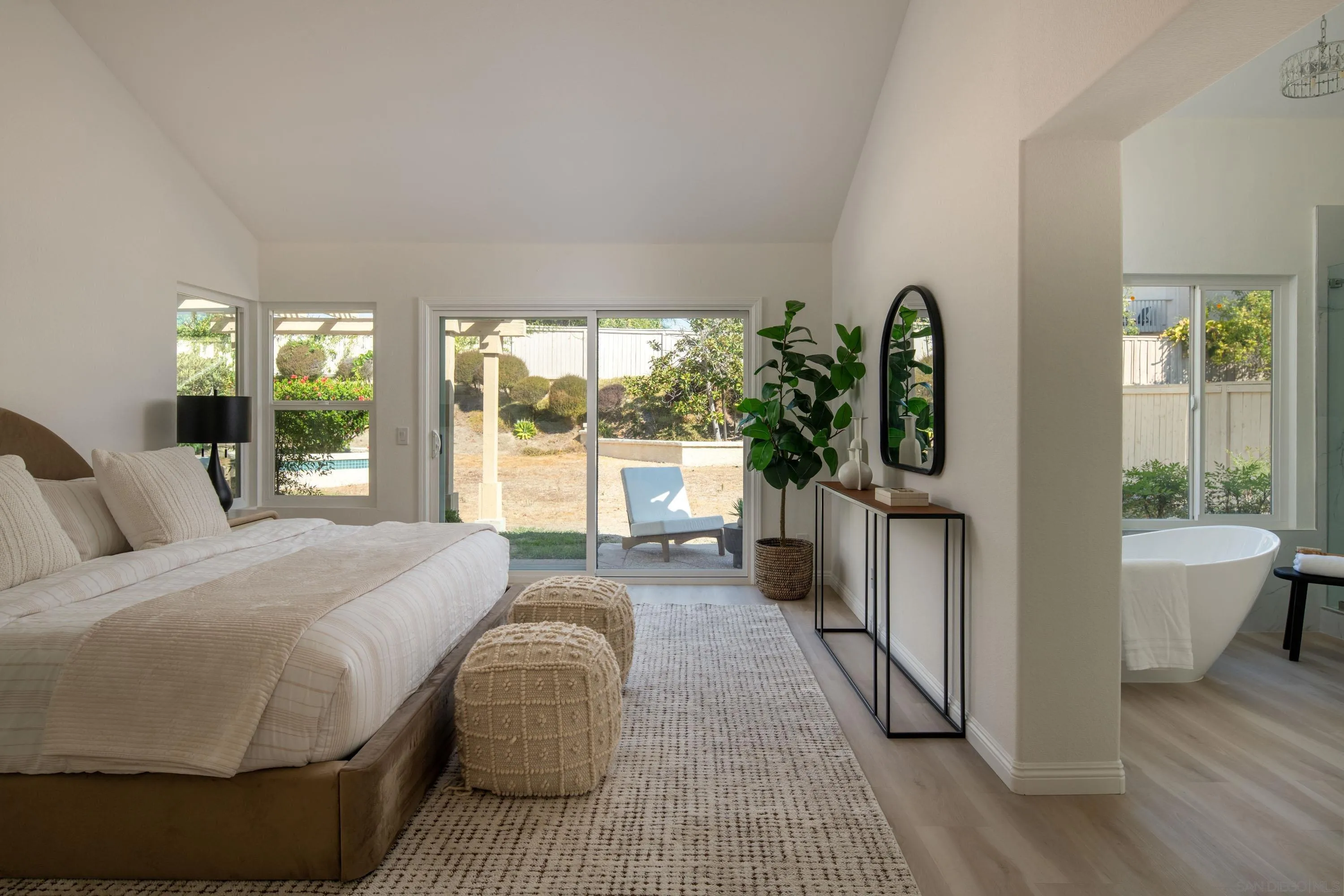 https://cdn.realtyfeed.com/cdn/127/260024498/98a30110d70154427bb1f020a3a19a34.webp
