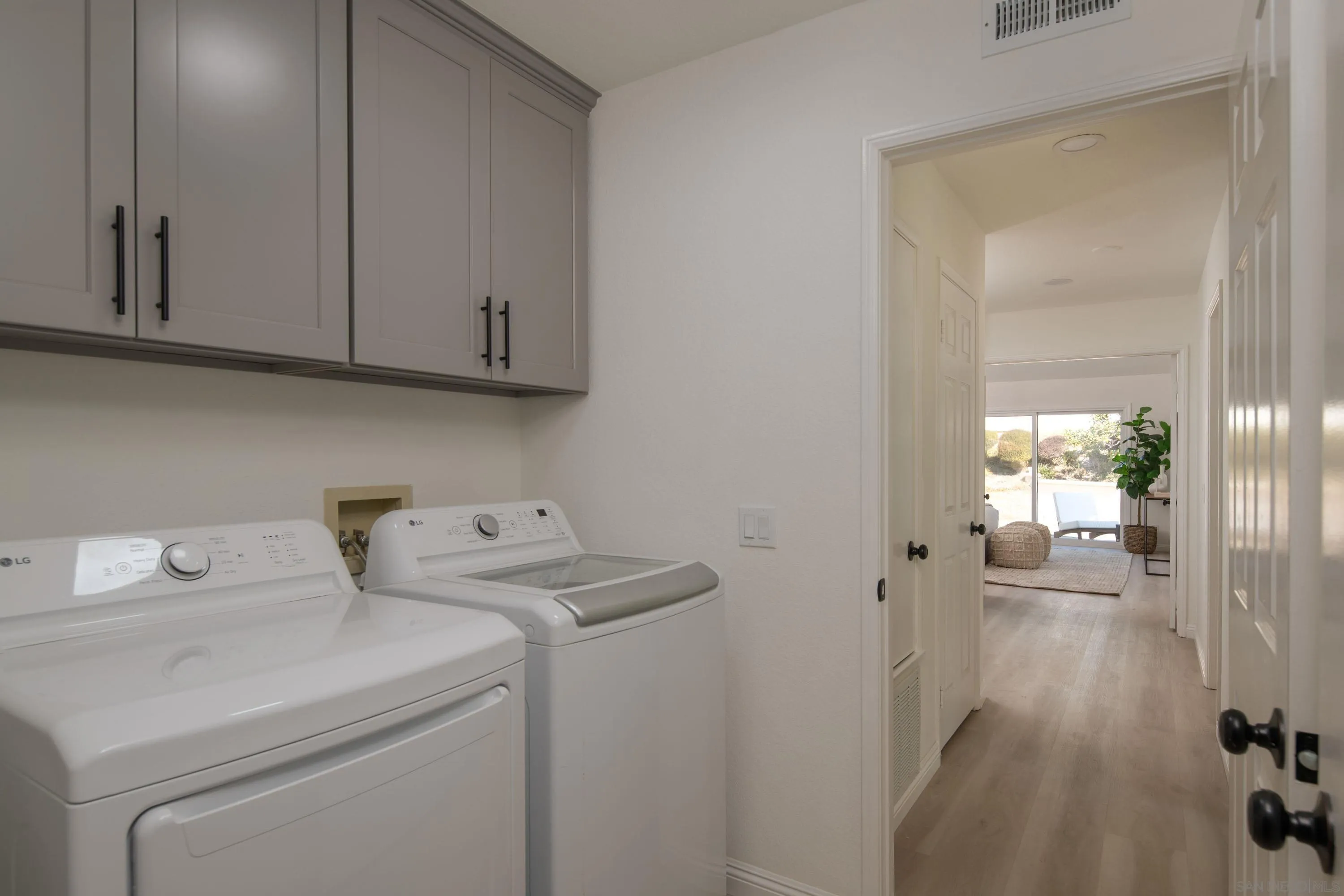 https://cdn.realtyfeed.com/cdn/127/260024498/a456ad94d2eb30db4c60ad7c99a7a3cd.webp