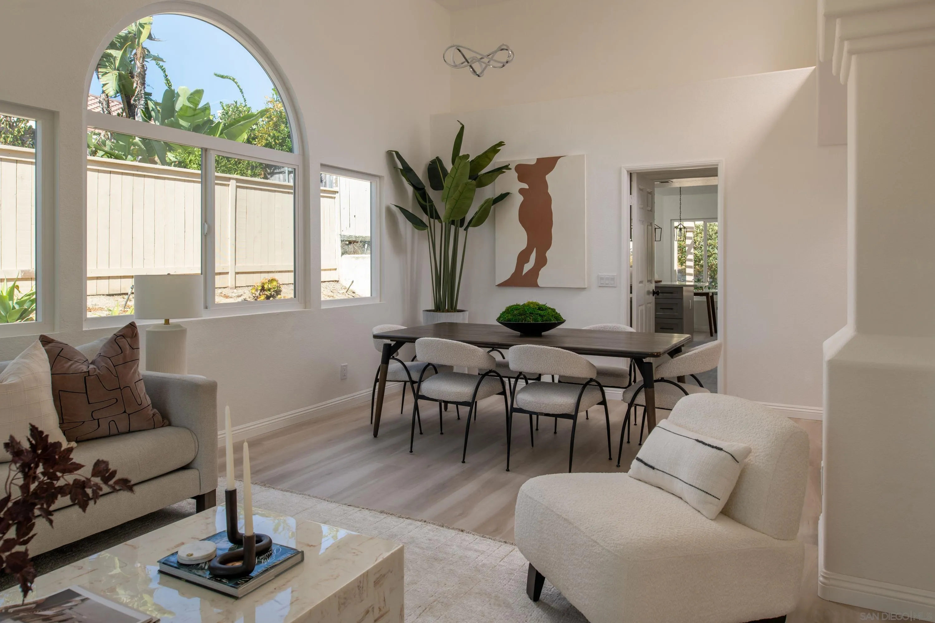 https://cdn.realtyfeed.com/cdn/127/260024498/aa82f4a2de3ece64f70345e618752b6f.webp