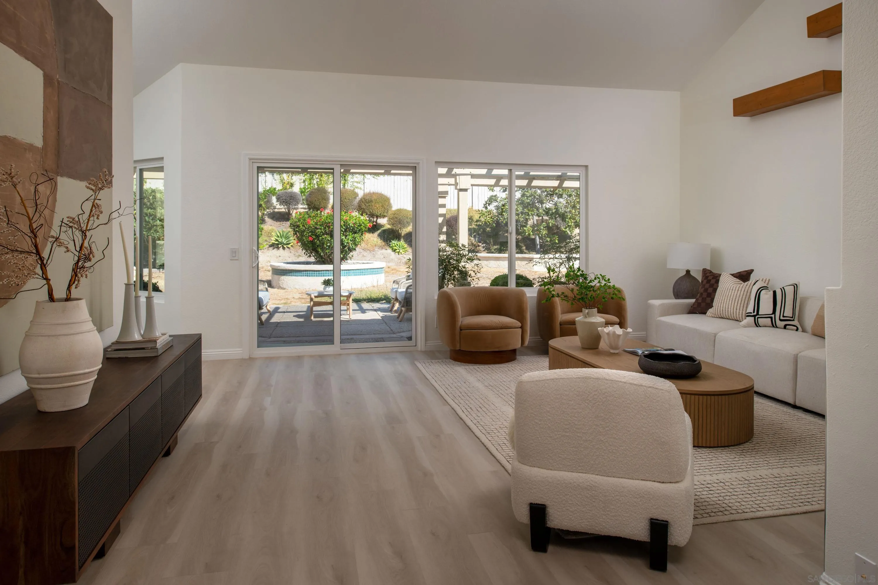 https://cdn.realtyfeed.com/cdn/127/260024498/f9828f3984f9ebb4bfd150e56a1e3eb0.webp