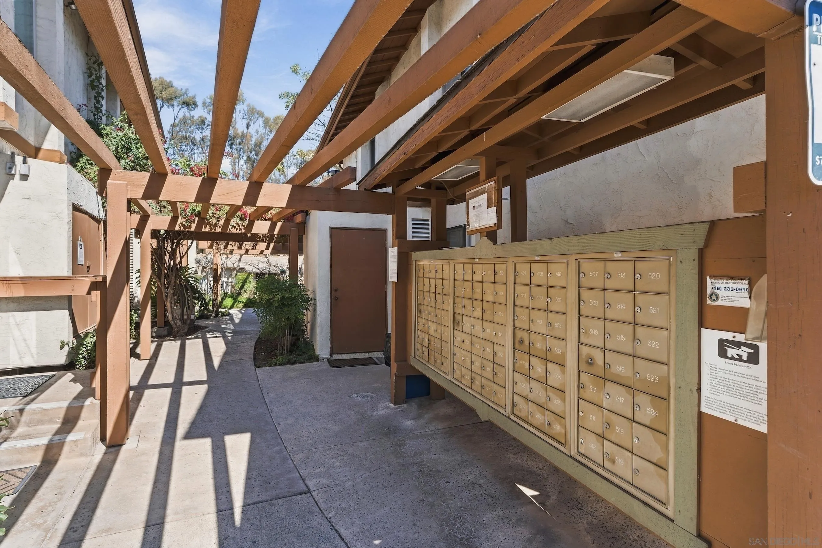 https://cdn.realtyfeed.com/cdn/127/260024504/95b19b5054e840acdbb8d2fd153286cf.webp