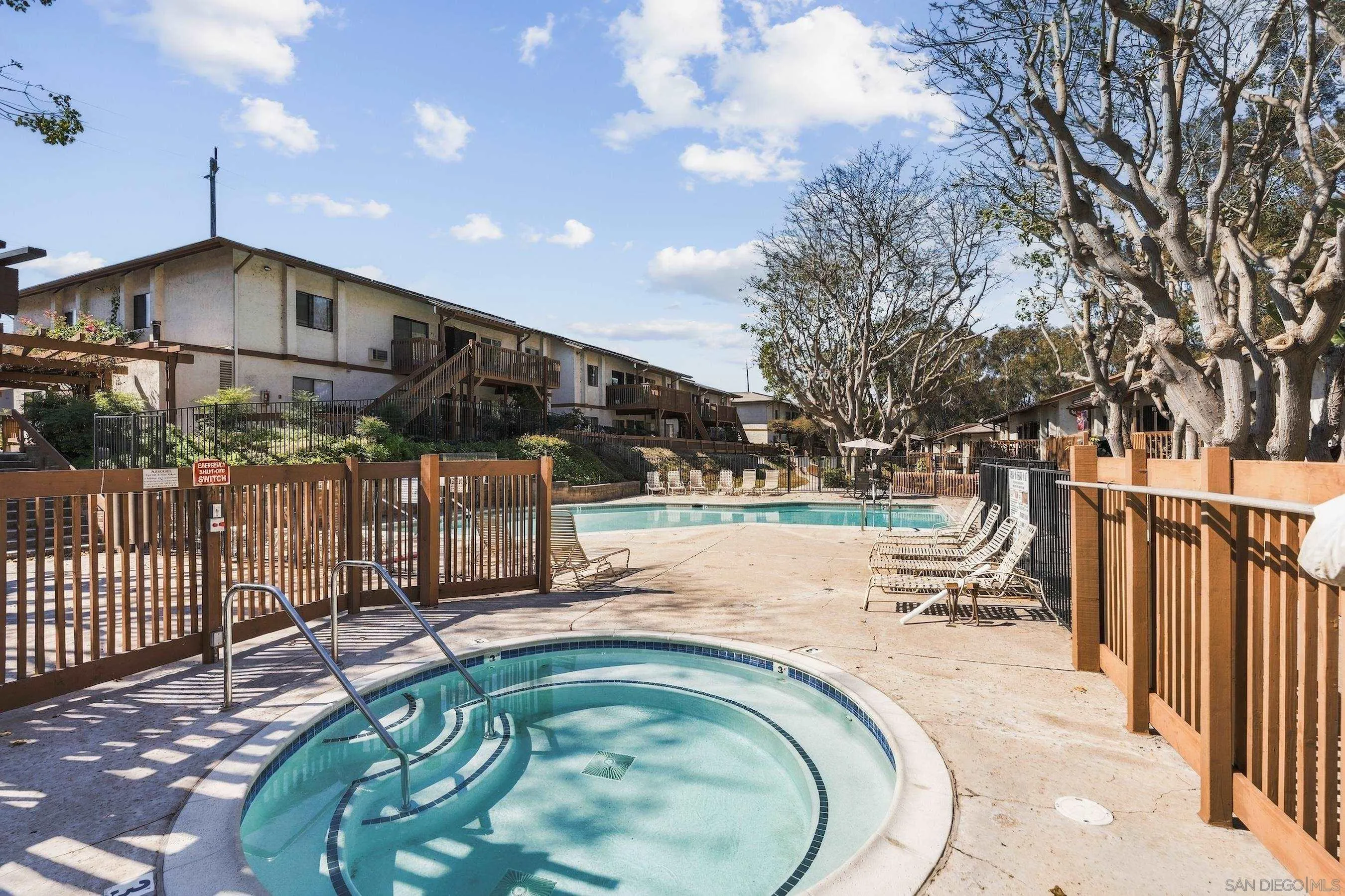 https://cdn.realtyfeed.com/cdn/127/260024504/dfdb51bee1f11cc7a06d98d504bc4252.webp