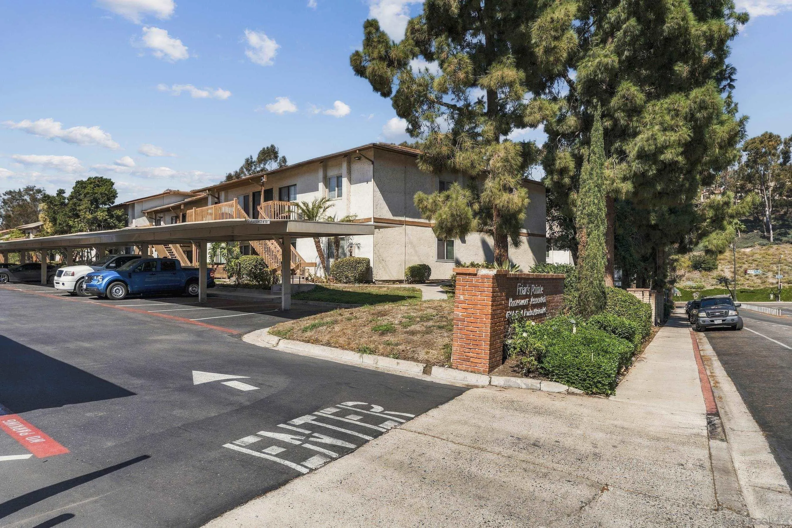 https://cdn.realtyfeed.com/cdn/127/260024504/f132f779b997b59cc50a5169b47c51d2.webp