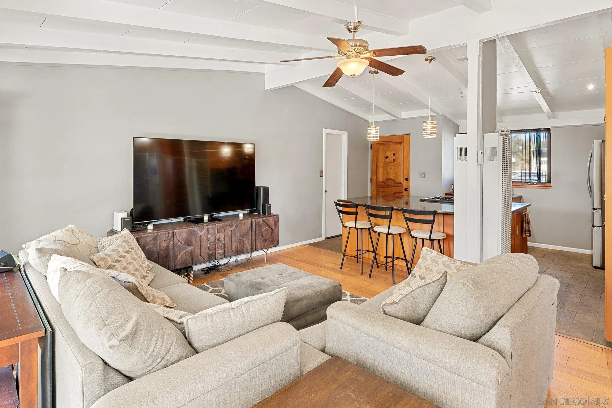 https://cdn.realtyfeed.com/cdn/127/260024506/05571e3e7da03466b9e7df9e9c95148e.webp
