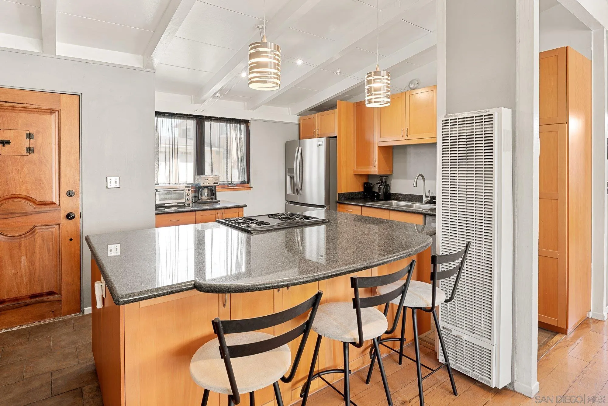 https://cdn.realtyfeed.com/cdn/127/260024506/1934e9d16af69ed4ad5db5a0398d102c.webp