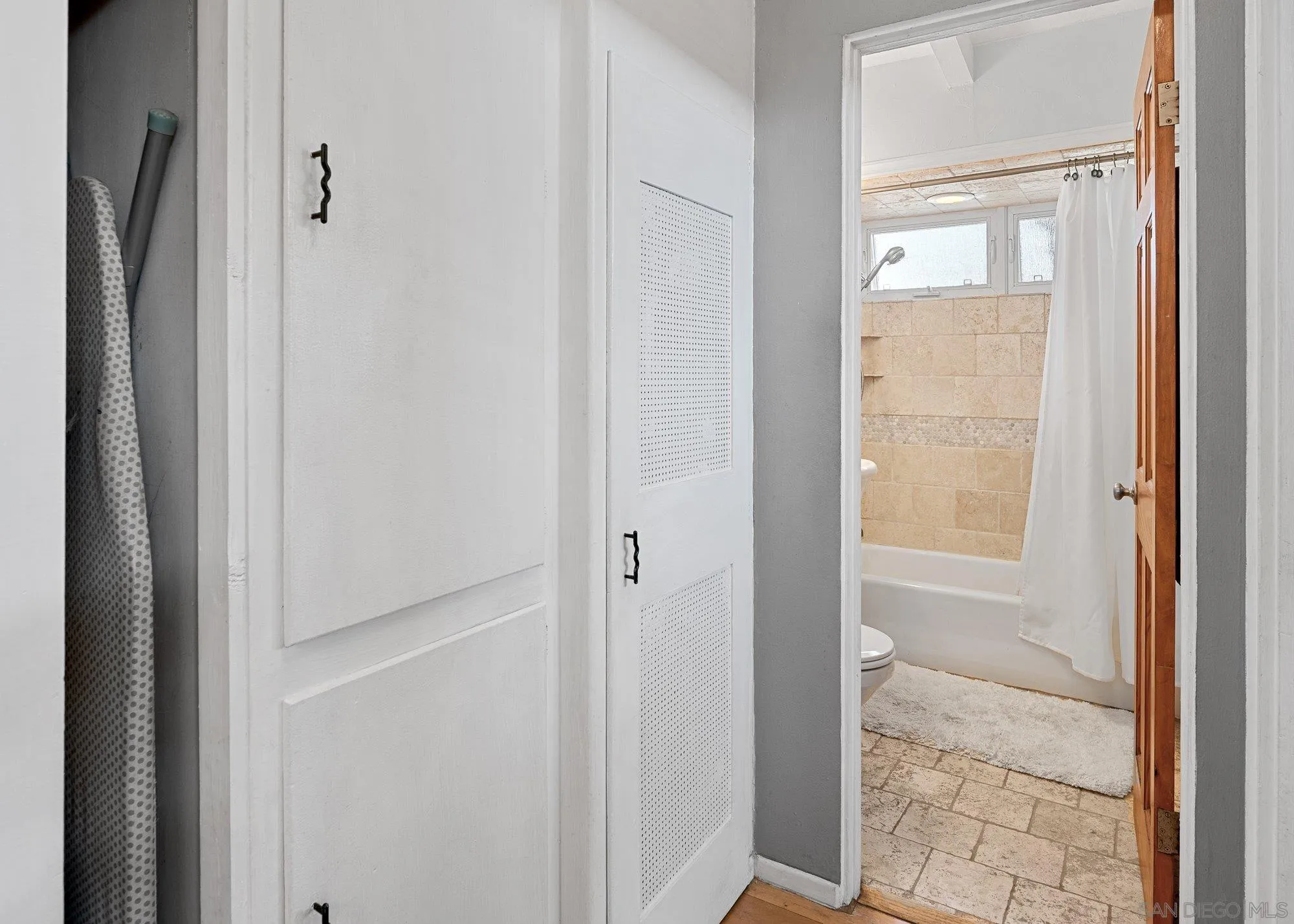 https://cdn.realtyfeed.com/cdn/127/260024506/35149923edbce3bb7dbbf01aad7be942.webp