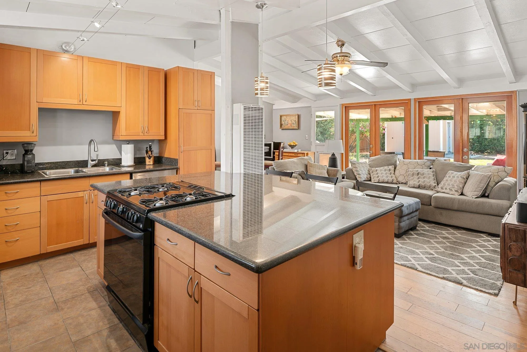 https://cdn.realtyfeed.com/cdn/127/260024506/7a06a8192b0cb4c980ce0a4c005e6105.webp