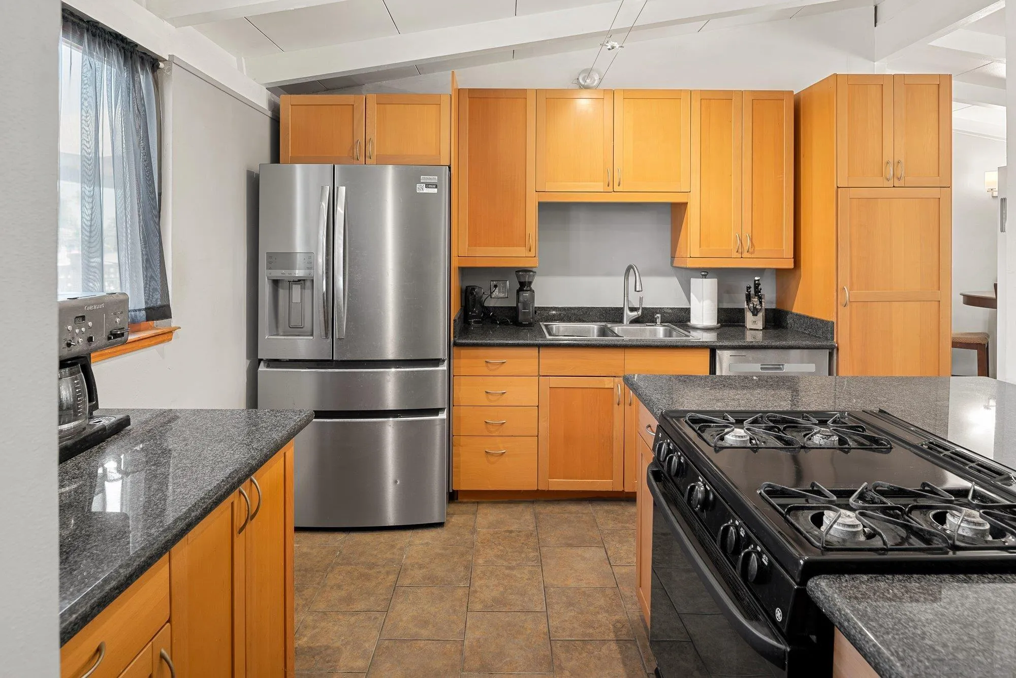 https://cdn.realtyfeed.com/cdn/127/260024506/865c6f1f341b96212a96ca9397537a32.webp