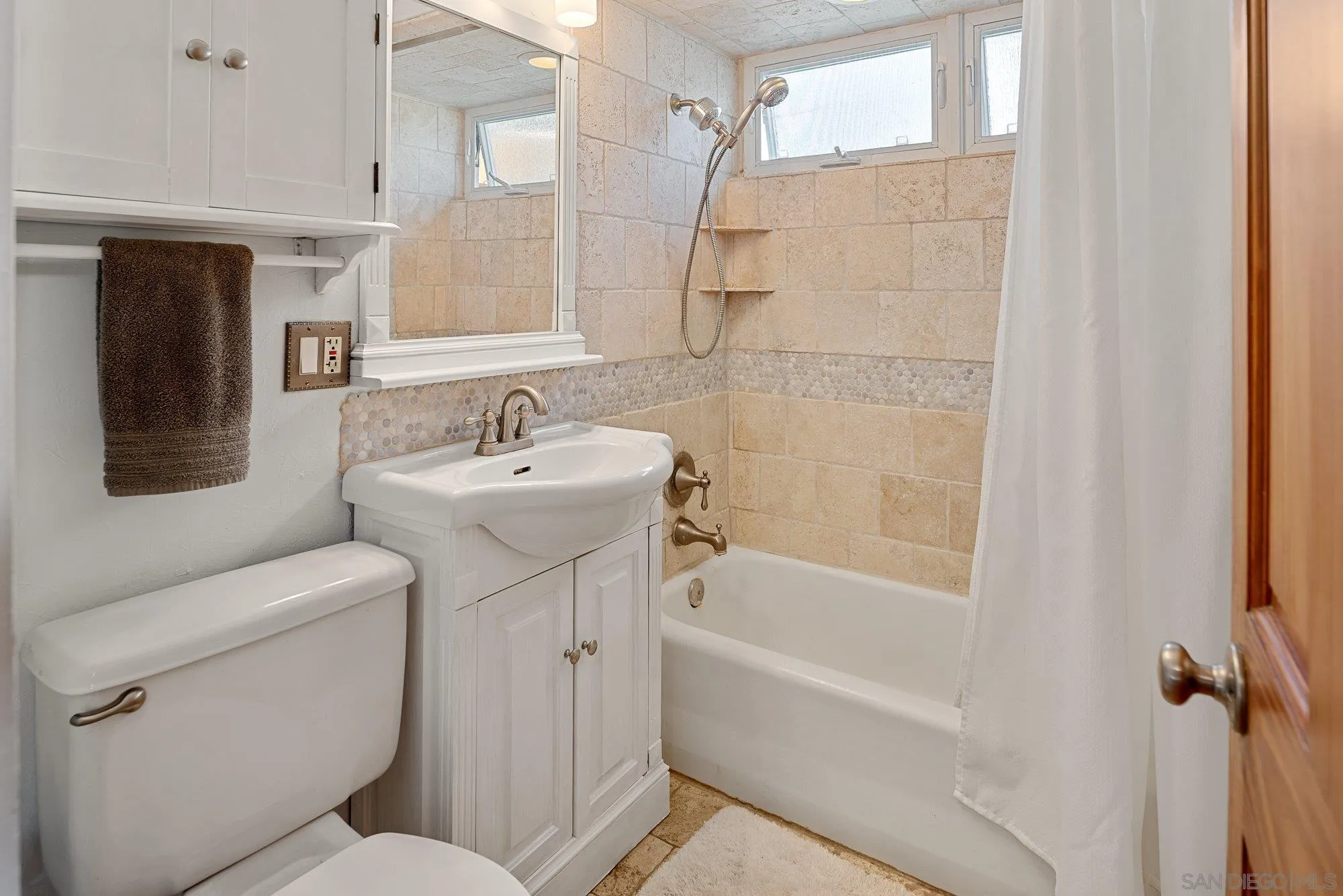 https://cdn.realtyfeed.com/cdn/127/260024506/e0467781cee5c5c392242756c992d0e8.webp