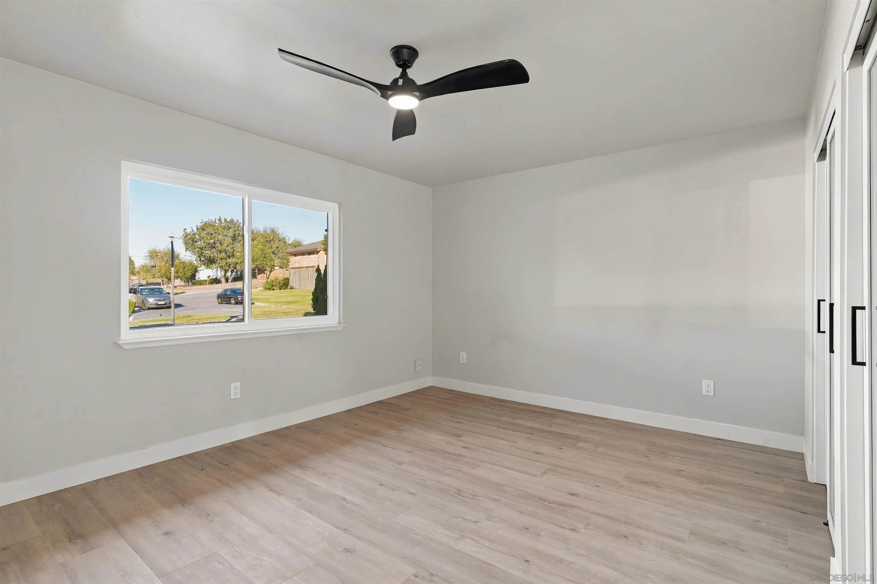 https://cdn.realtyfeed.com/cdn/127/260024507/01f3f3e7f3221ab6a89471d359d99ccd.webp