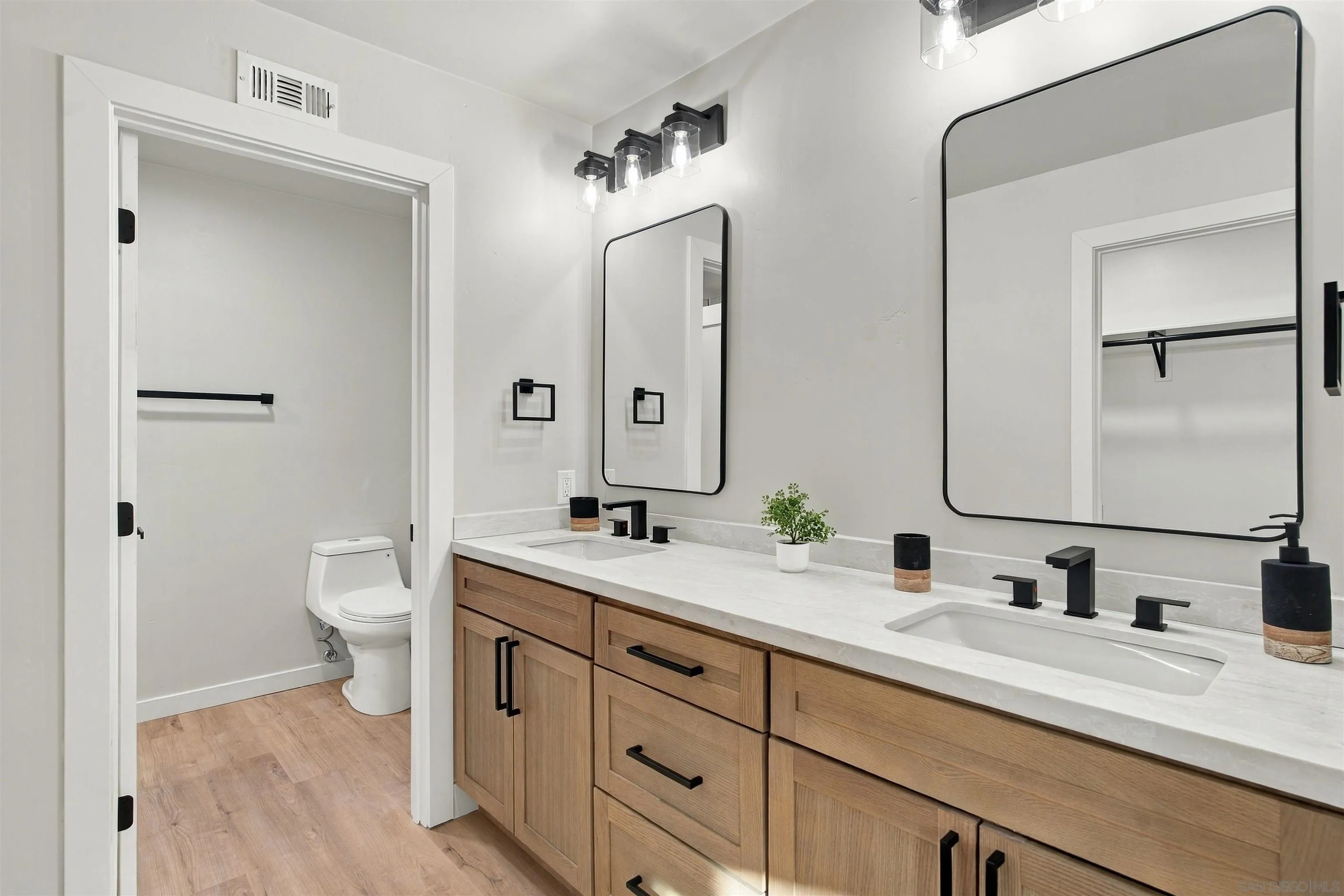https://cdn.realtyfeed.com/cdn/127/260024507/e835530de1893c7fde8e9b219228ce56.webp