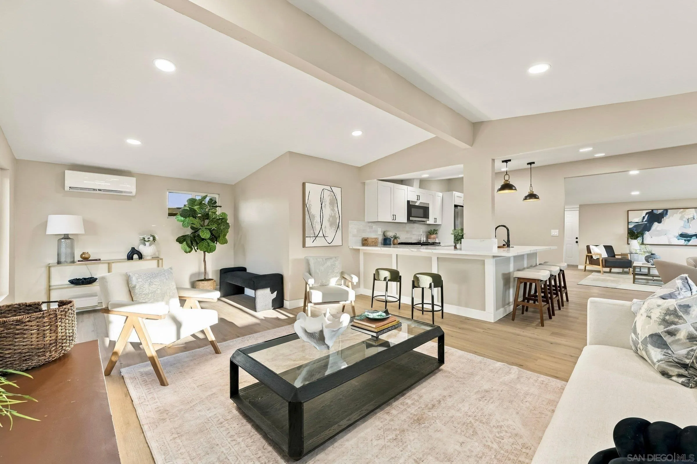 https://cdn.realtyfeed.com/cdn/127/260024509/181cc64212d417060cef7df30993ea51.webp