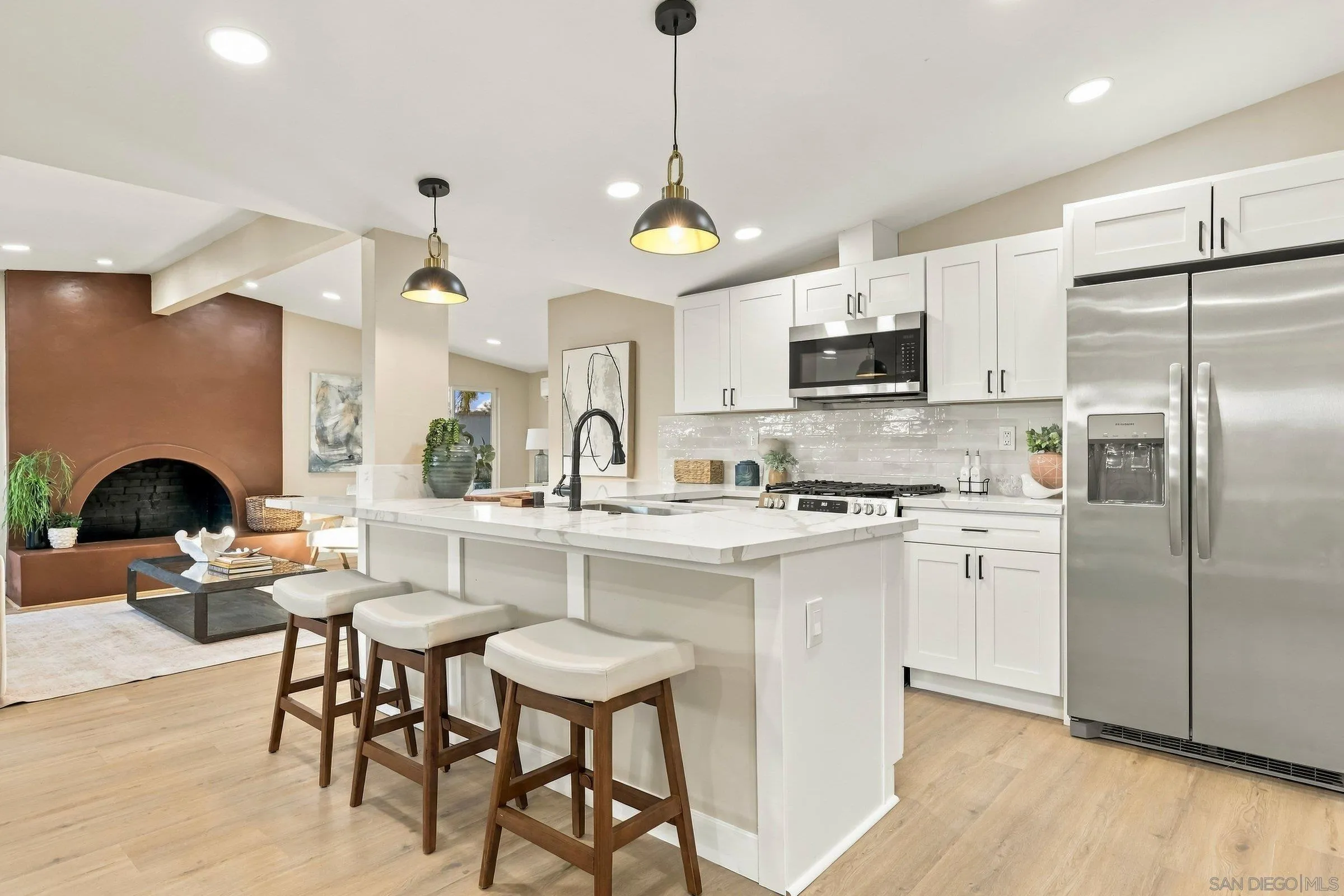 https://cdn.realtyfeed.com/cdn/127/260024509/5065e1bc4f69da2a11ff42b30ac6c75f.webp