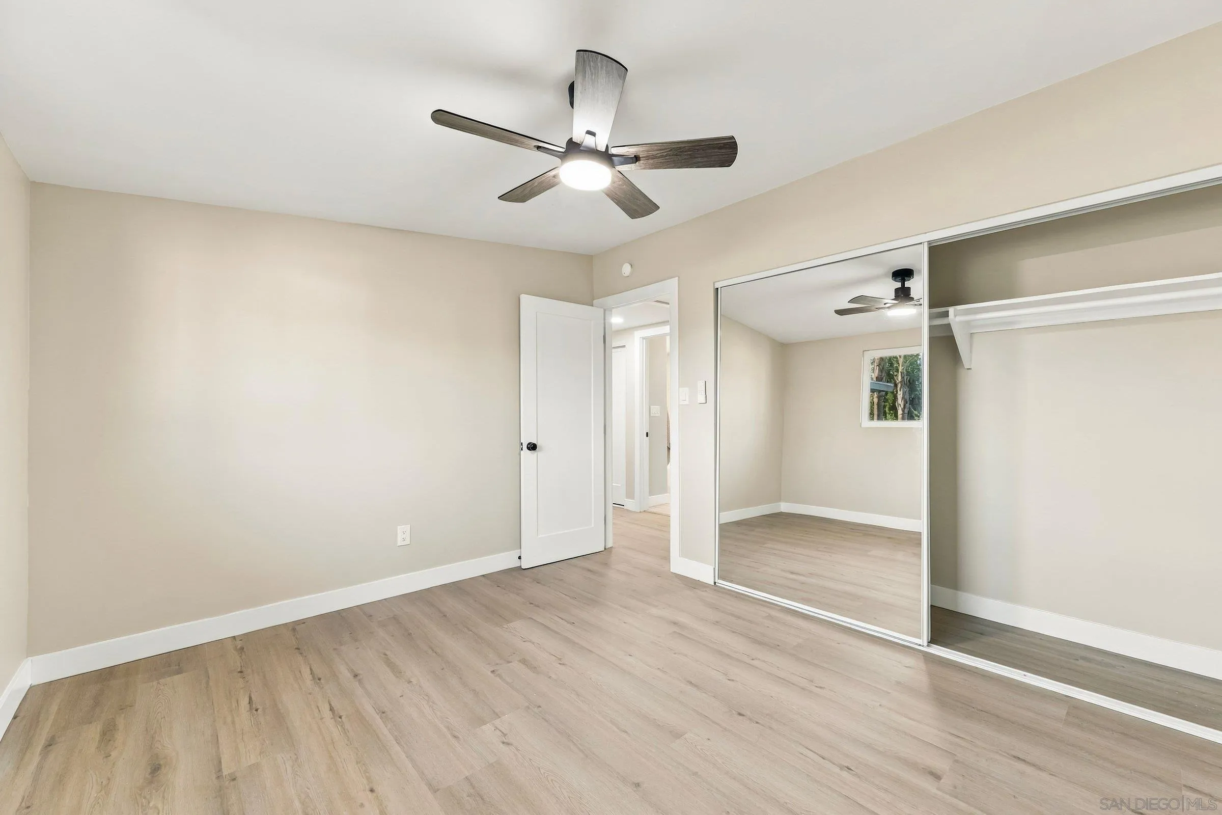 https://cdn.realtyfeed.com/cdn/127/260024509/c6e32061a5c9a2bcebdf37c7a303fd33.webp