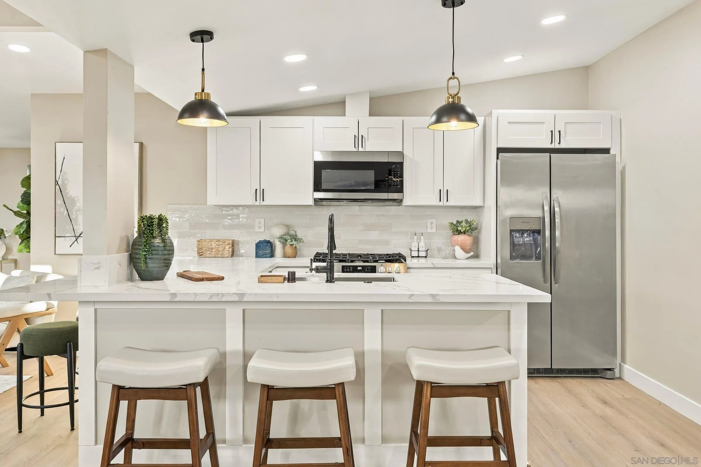 https://cdn.realtyfeed.com/cdn/127/260024509/db8192808a125a902da2f467beab2c1d.webp