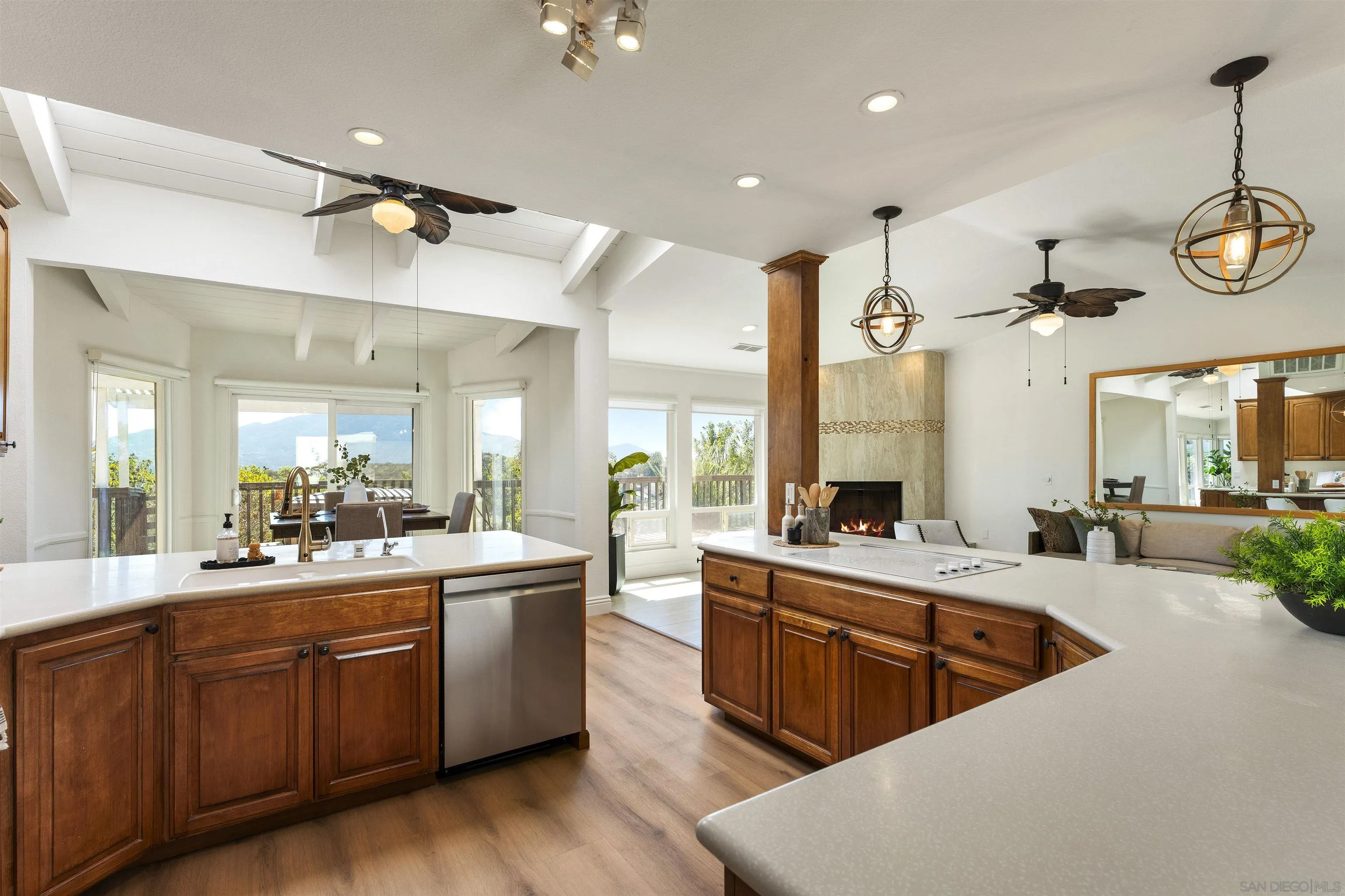 https://cdn.realtyfeed.com/cdn/127/260024512/13c29a311b22b462e853f64f97e1398e.webp