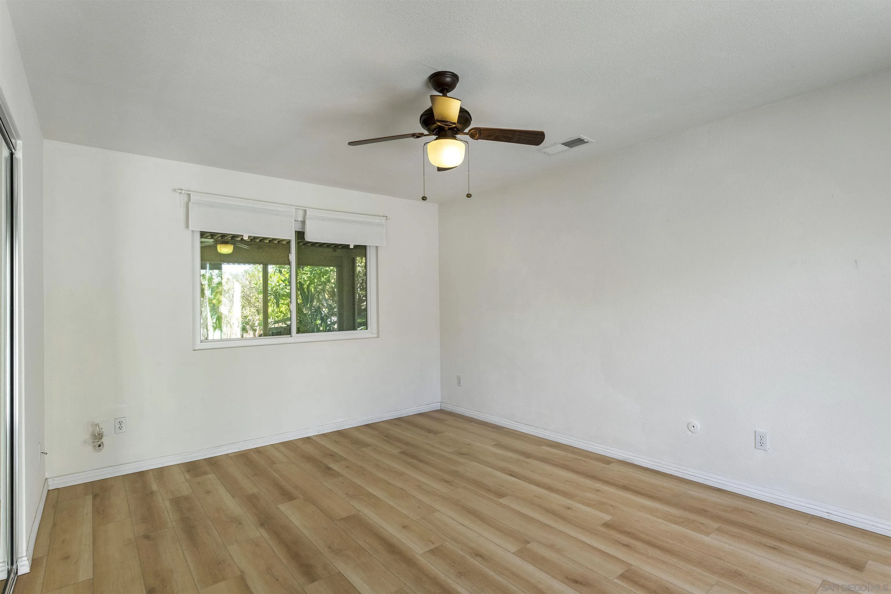 https://cdn.realtyfeed.com/cdn/127/260024512/3dcbd9d7c7b13613fbfe2362ef9fc9f2.webp