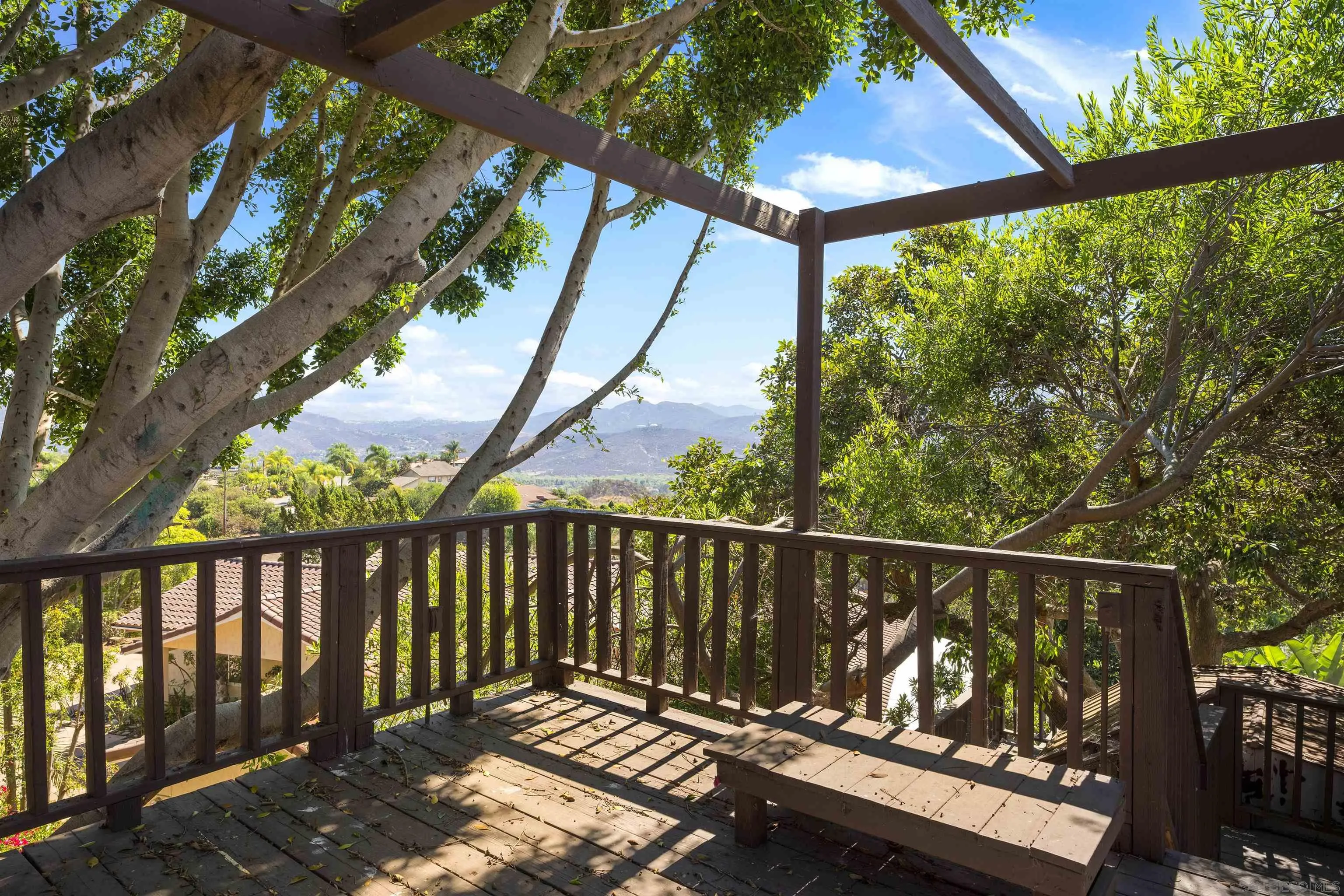 https://cdn.realtyfeed.com/cdn/127/260024512/56fa1616ebb7a830c0ddb596b38ab0fc.webp