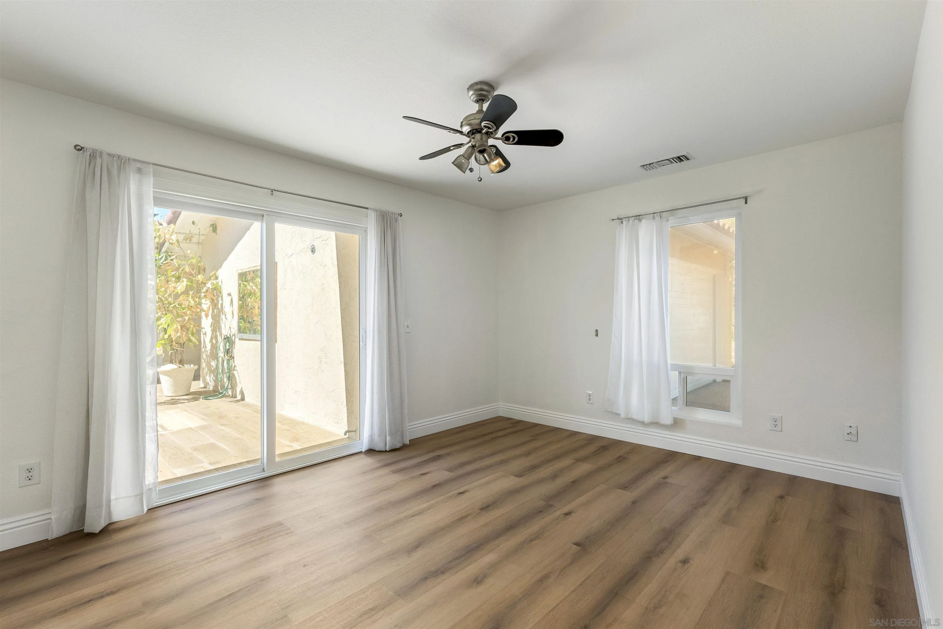 https://cdn.realtyfeed.com/cdn/127/260024512/9a54e72ed28897d64ac30a08946f6393.webp