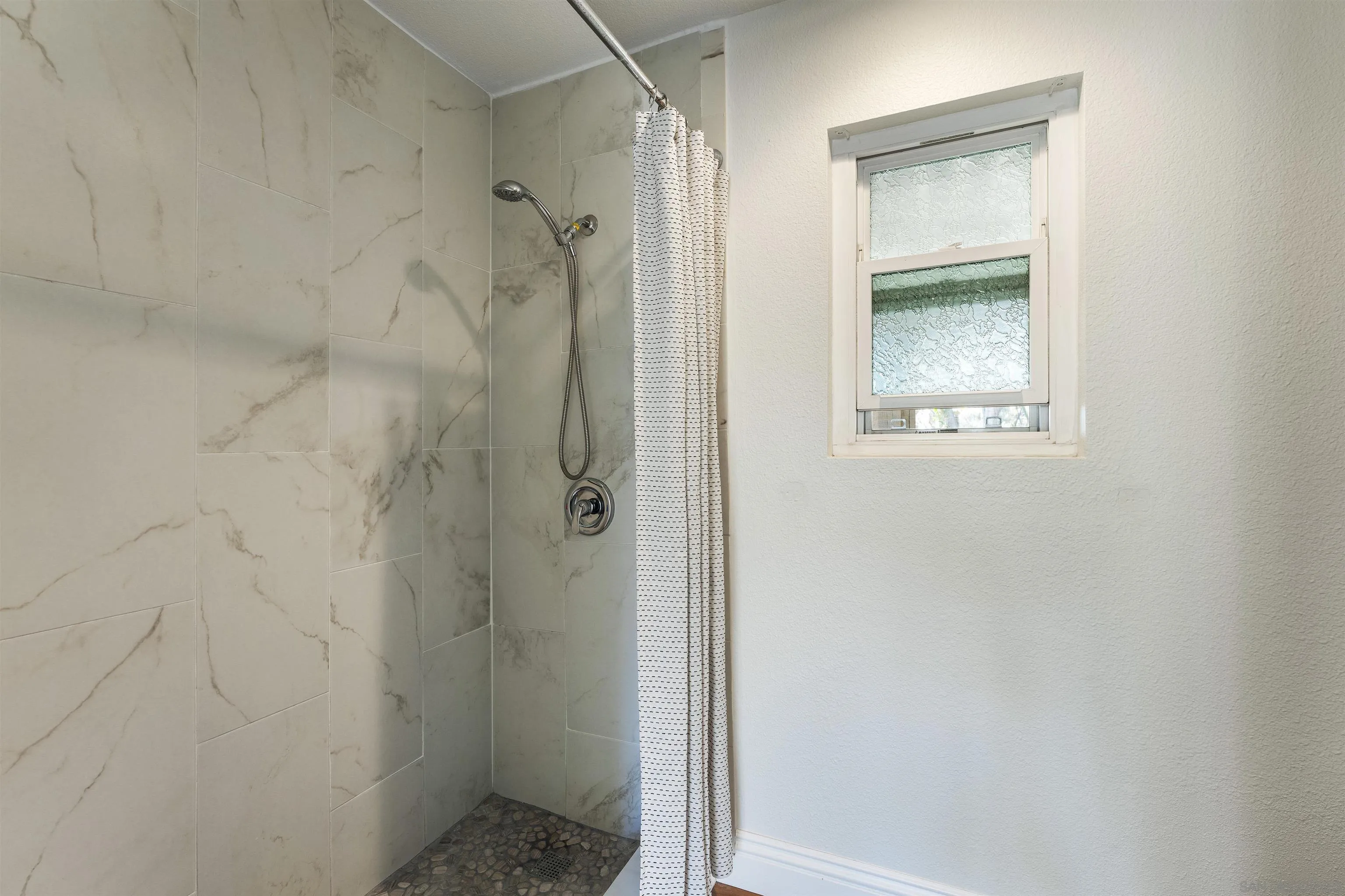 https://cdn.realtyfeed.com/cdn/127/260024512/a8ac71a1430cc9fcd409fb31c584b4d5.webp
