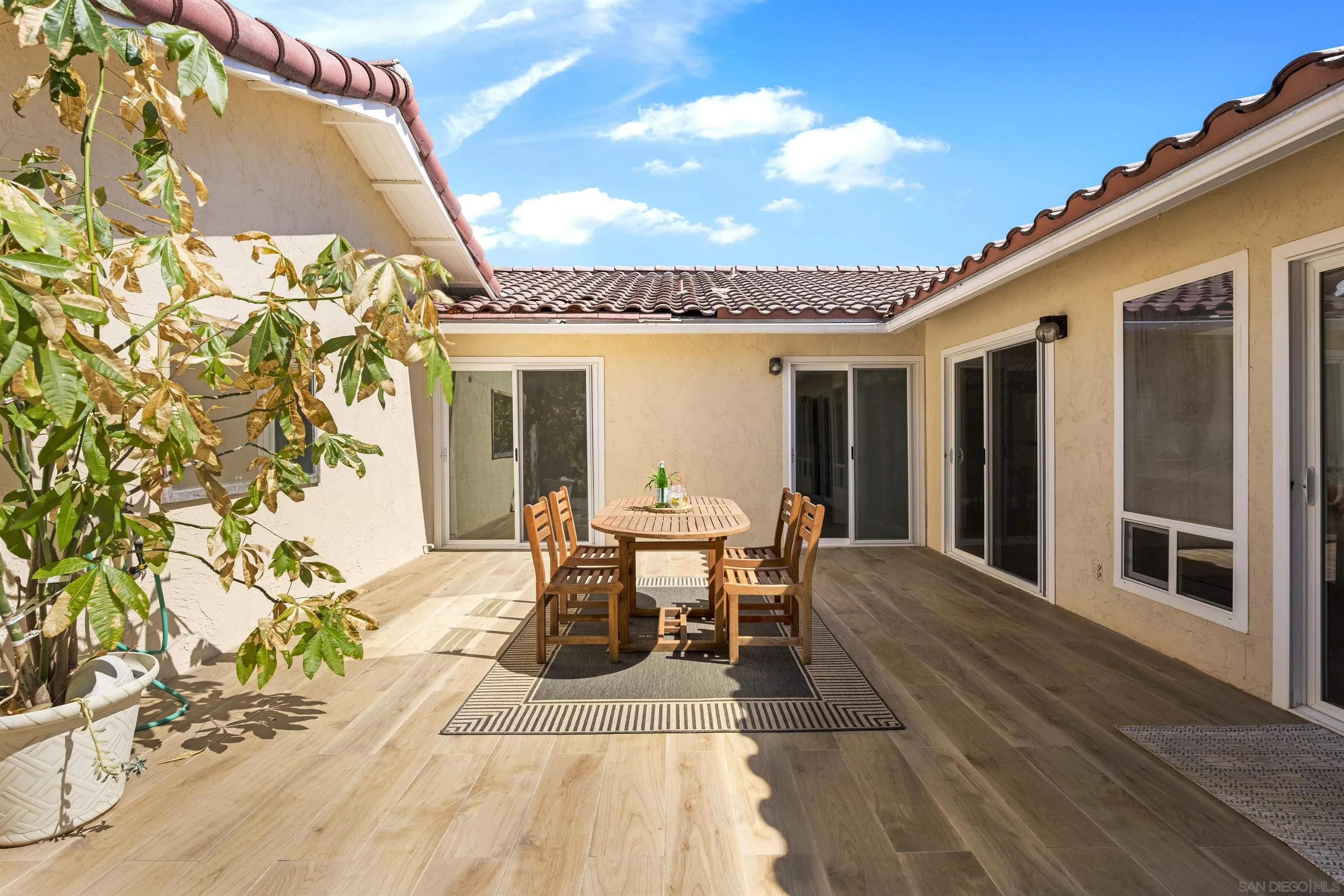 https://cdn.realtyfeed.com/cdn/127/260024512/b538a13b07b39d5669754b349ca321e3.webp