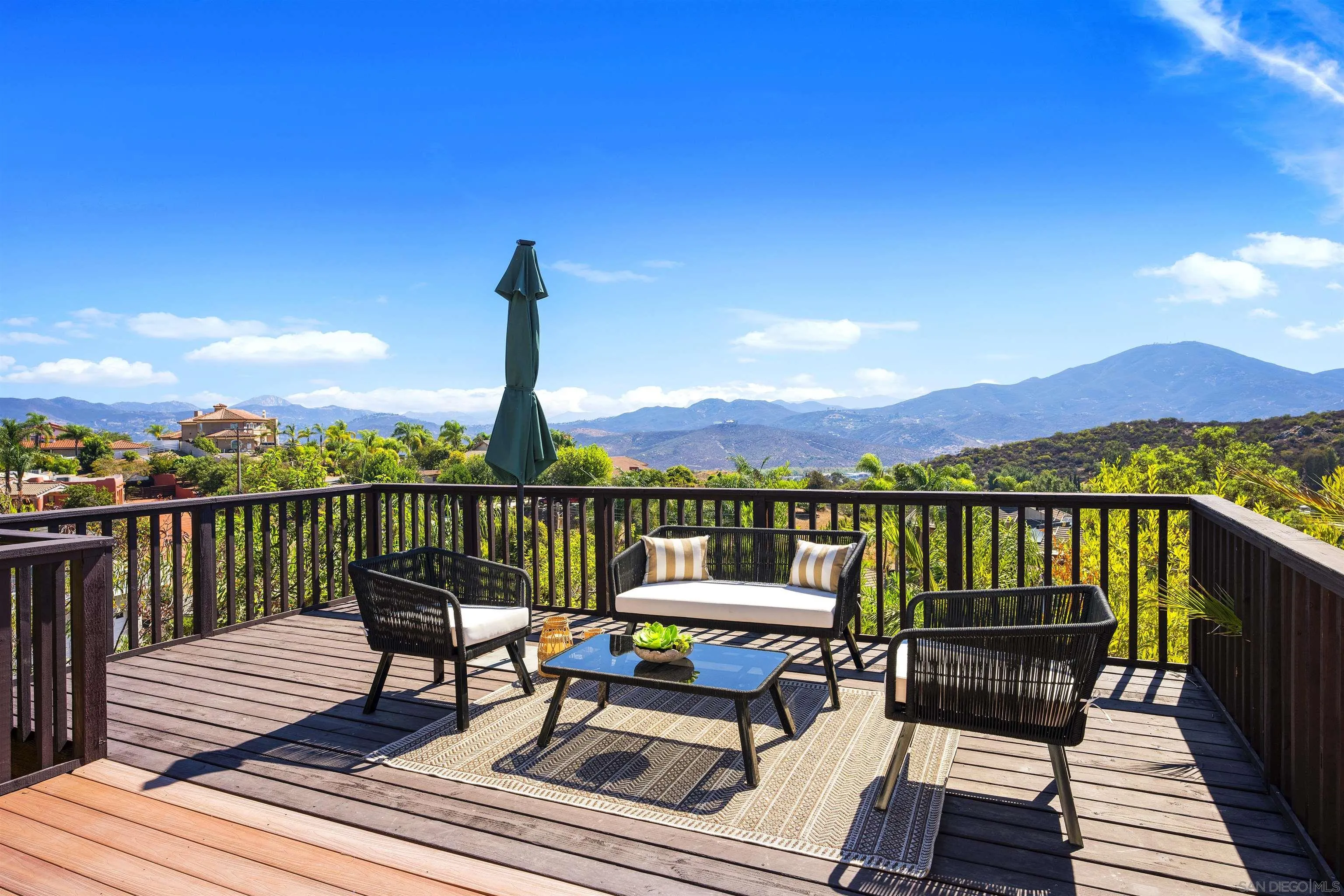 https://cdn.realtyfeed.com/cdn/127/260024512/c5196746436bcd9ef23c812017f66dab.webp