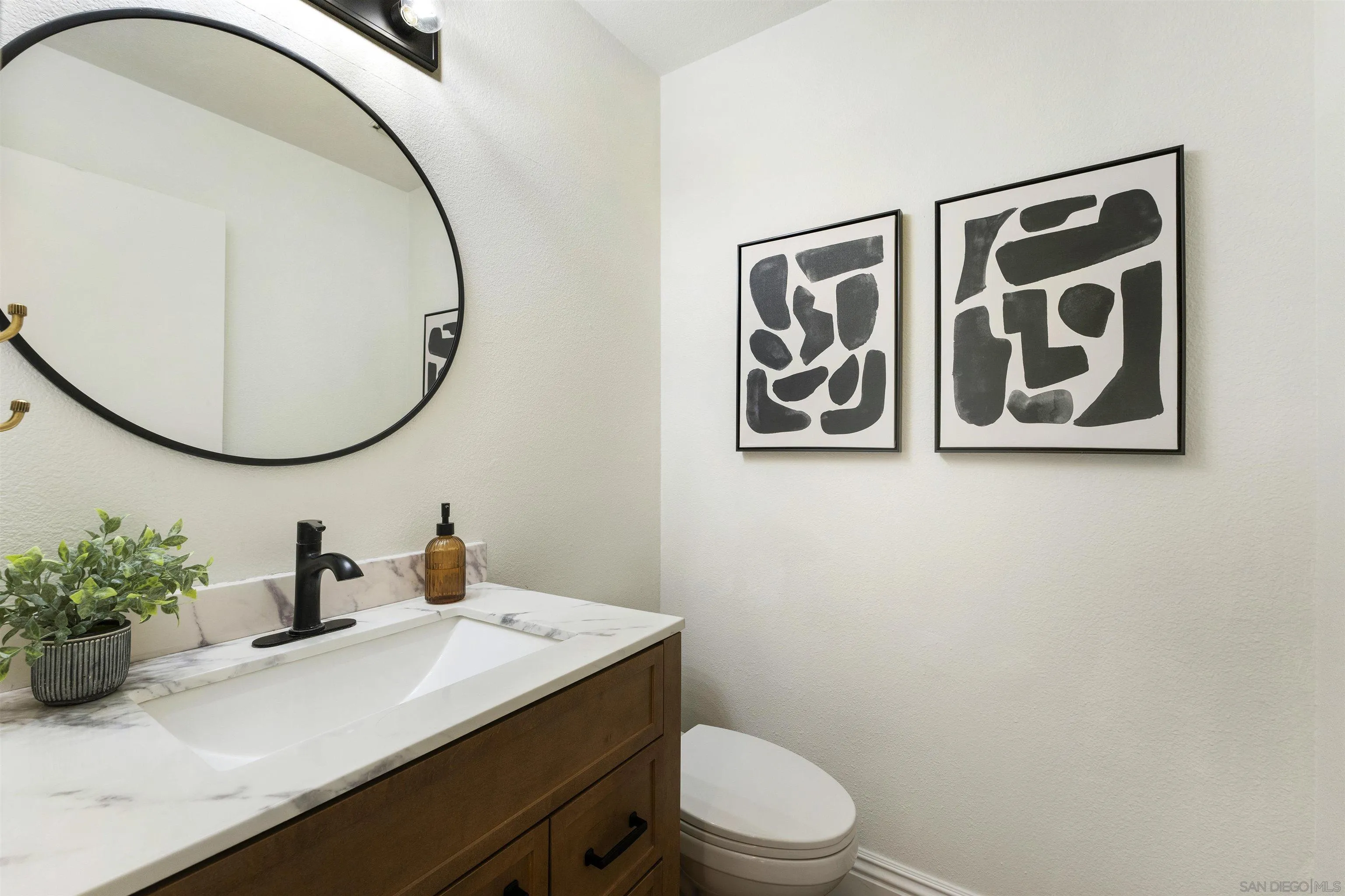 https://cdn.realtyfeed.com/cdn/127/260024512/eccf0a15498eb56227b0e79344ef3ea2.webp