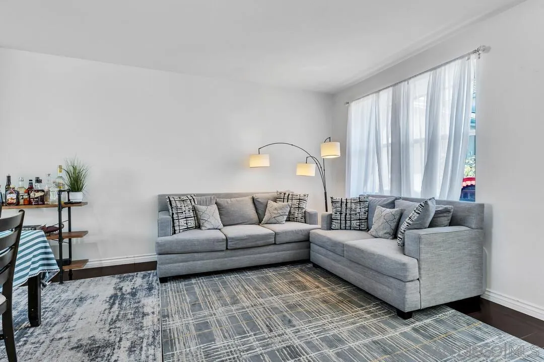 https://cdn.realtyfeed.com/cdn/127/260024514/0f179263968940b301d553588ba9bcdd.webp