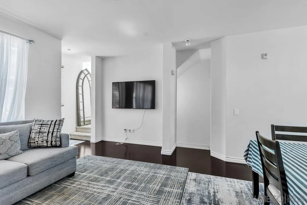 https://cdn.realtyfeed.com/cdn/127/260024514/5b58bc5cc2eb816f1253b33f9275c6d1.webp
