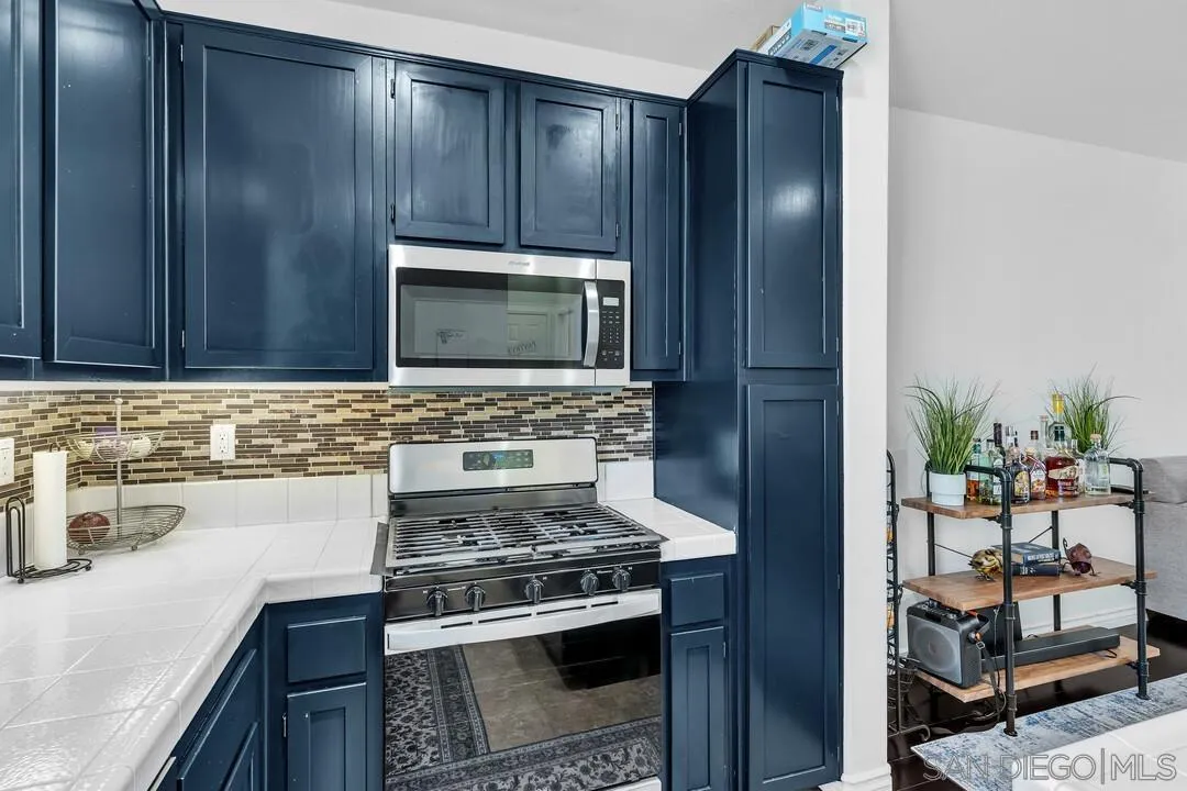 https://cdn.realtyfeed.com/cdn/127/260024514/762c4aaf52da5d3aeeeab6d02850b969.webp