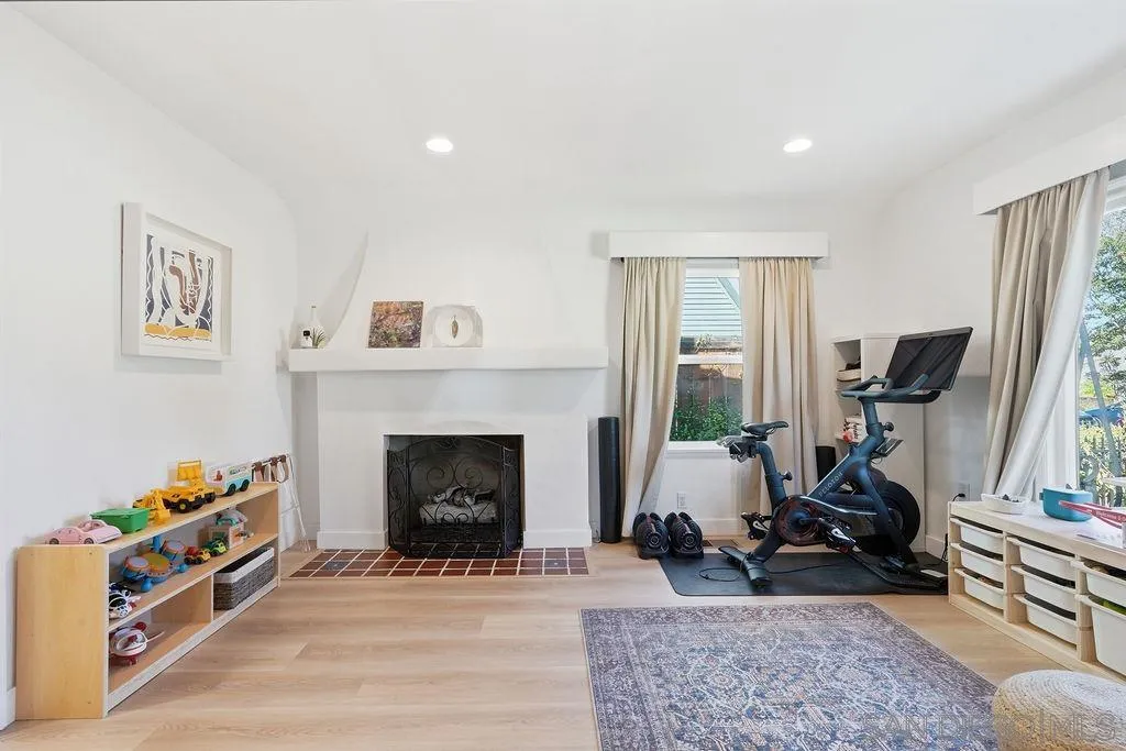 https://cdn.realtyfeed.com/cdn/127/260024515/d487c1351ac71ed08412bcd63ffbf4d1.webp