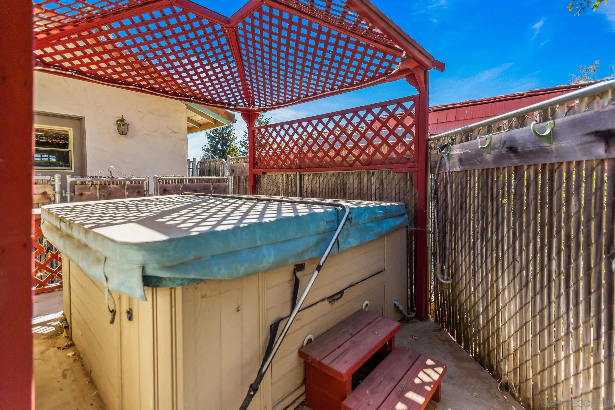 https://cdn.realtyfeed.com/cdn/127/260024516/2a75ada50f13e1a286d5ef17bbe980dd.webp