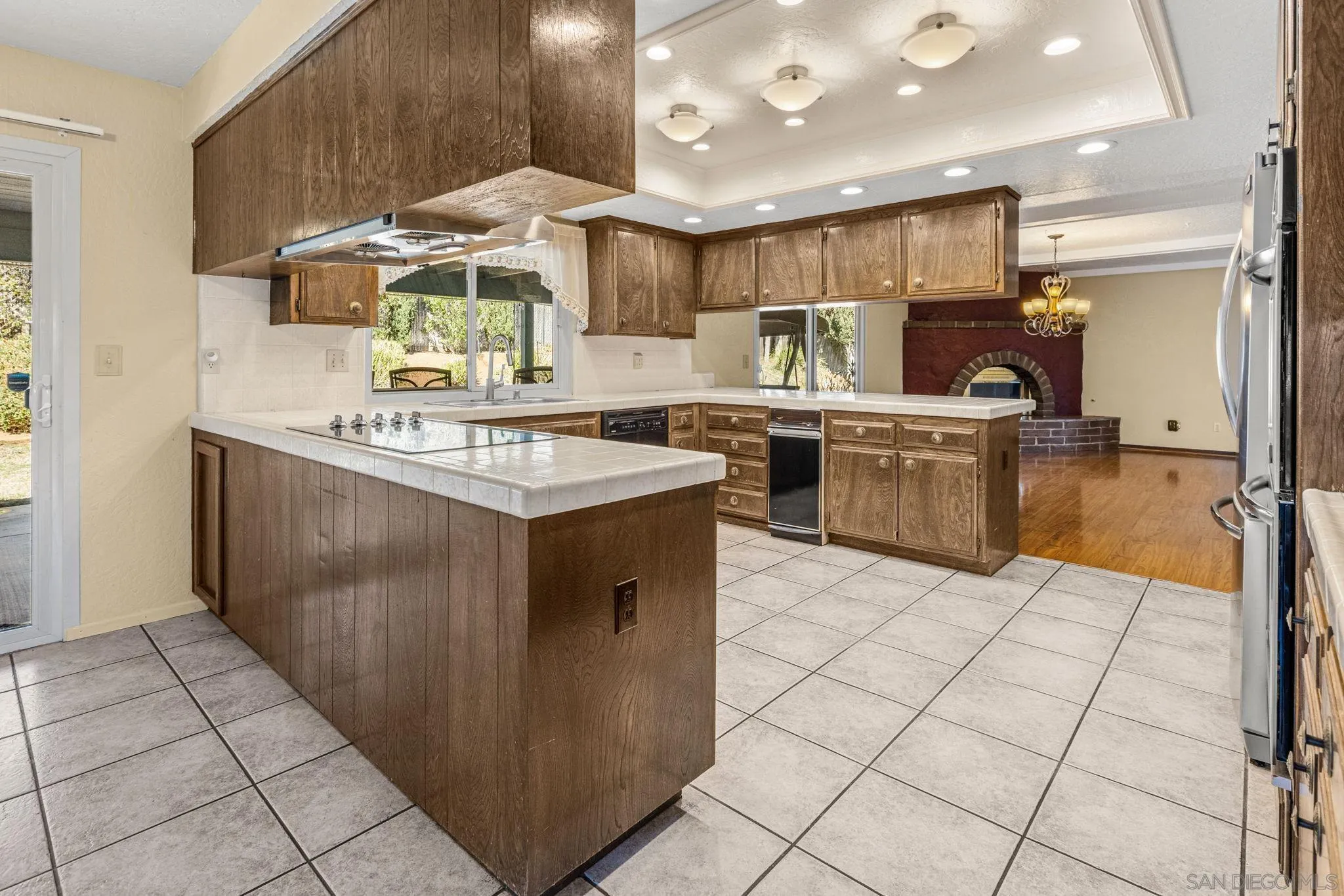 https://cdn.realtyfeed.com/cdn/127/260024516/937b471e1b6acbdfab07d1abfdfa7982.webp
