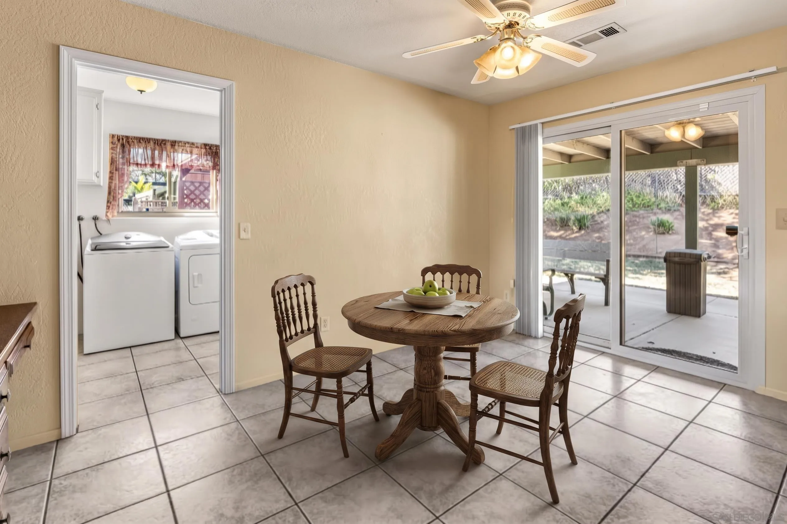 https://cdn.realtyfeed.com/cdn/127/260024516/cfa7f83dc10bc1bfeff4d060f871c76a.webp