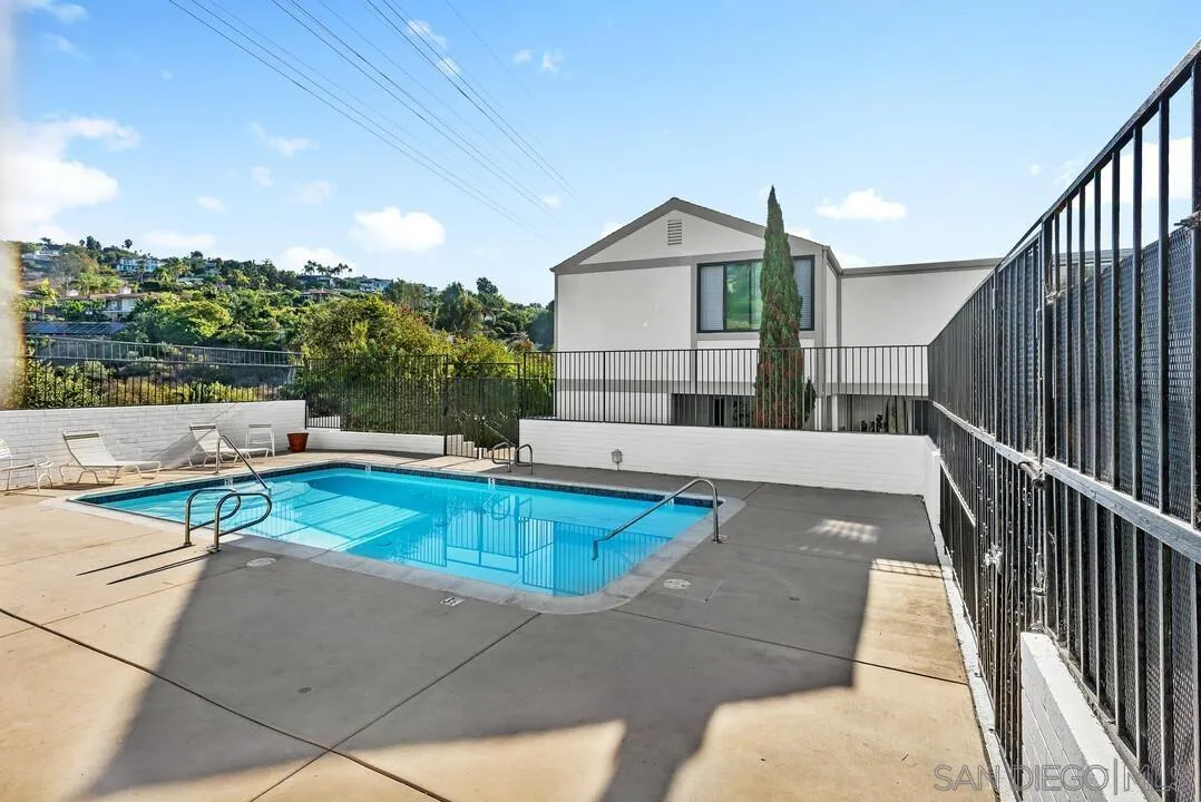 https://cdn.realtyfeed.com/cdn/127/260024525/b479a12122f809d7d2116ea81a6d8f59.webp