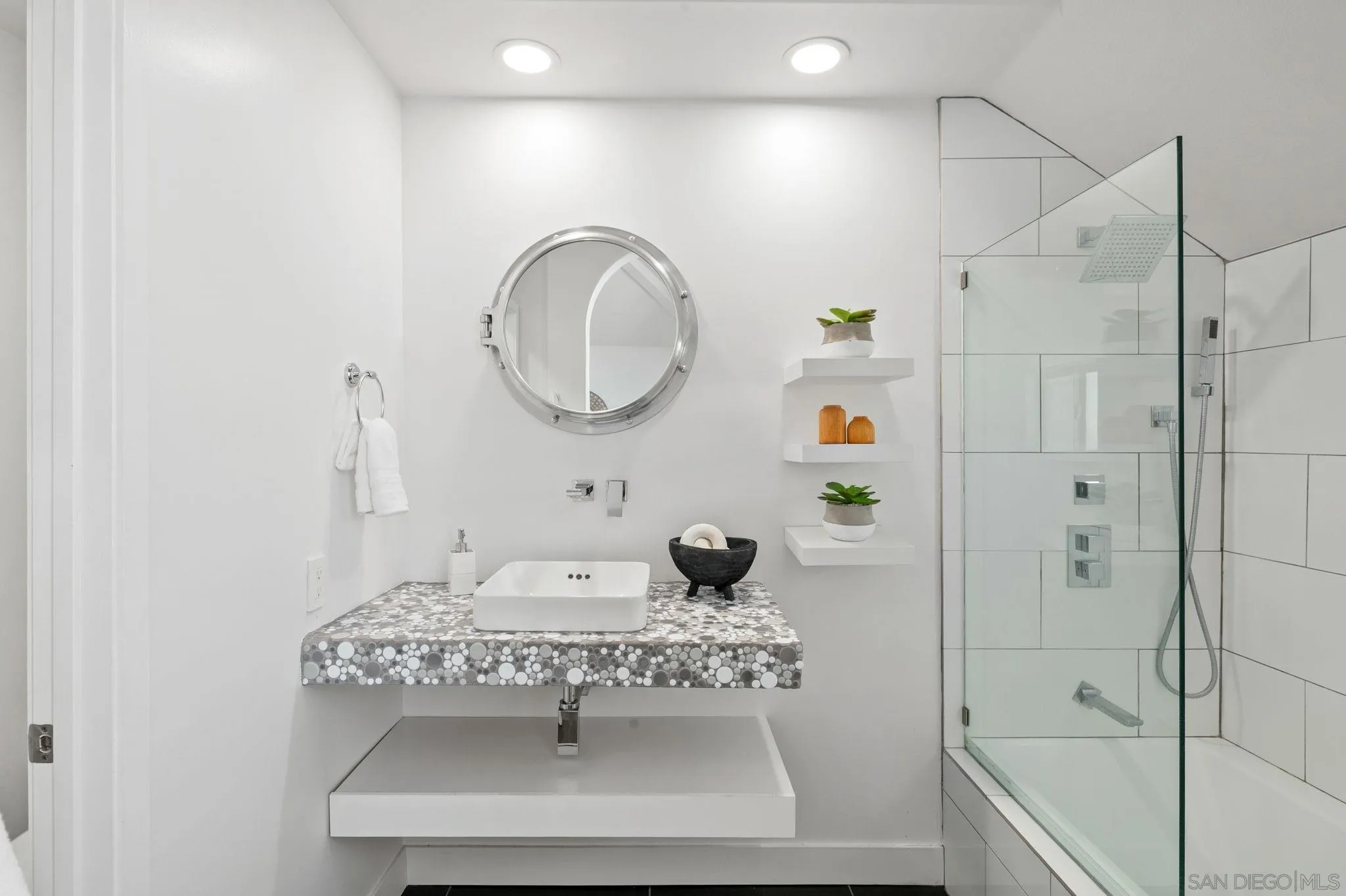 https://cdn.realtyfeed.com/cdn/127/260024526/020b102b6de50b09420d73b6901b9d99.webp
