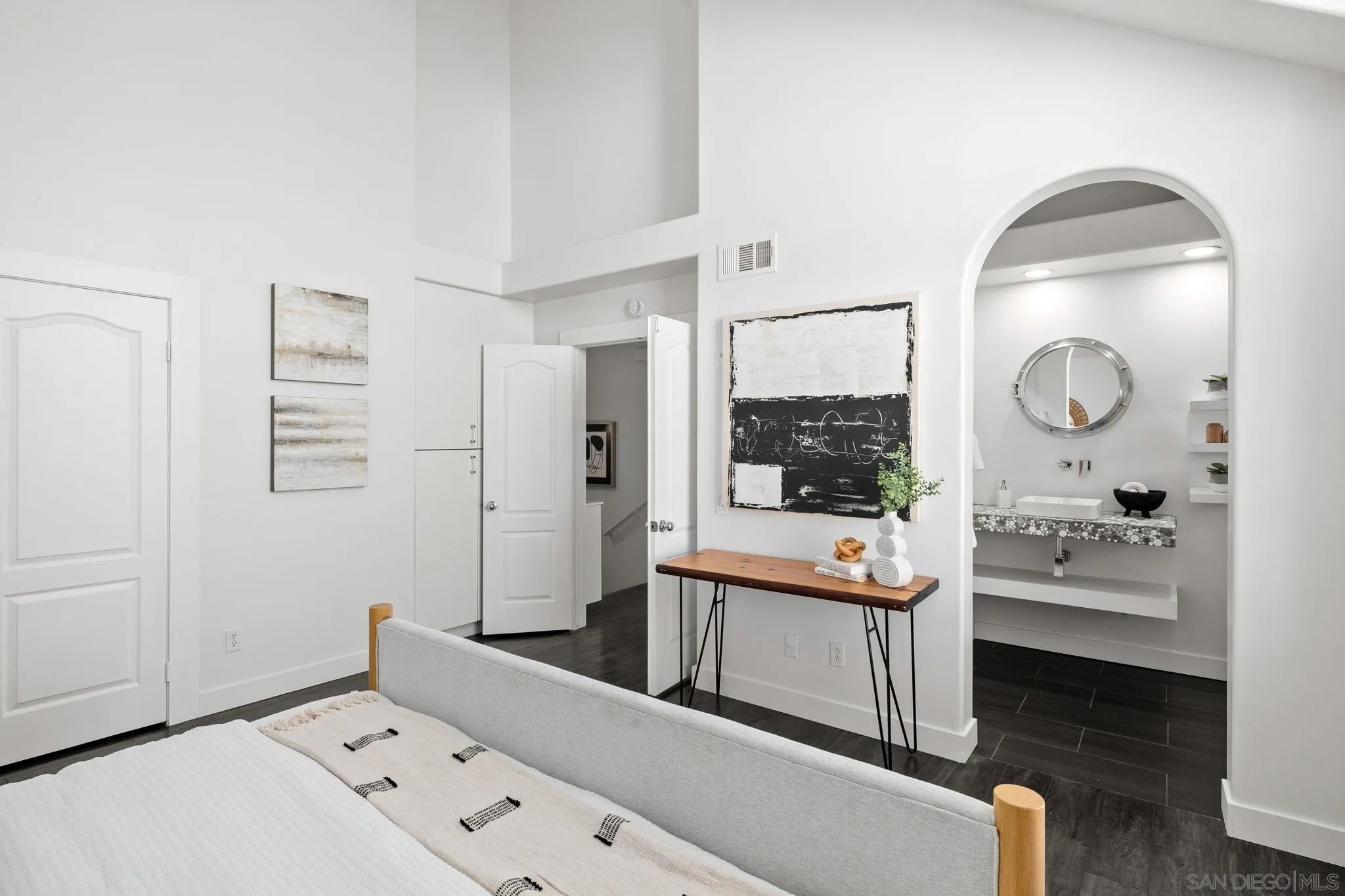 https://cdn.realtyfeed.com/cdn/127/260024526/5766bf23dff8b757661d01051813b75d.webp