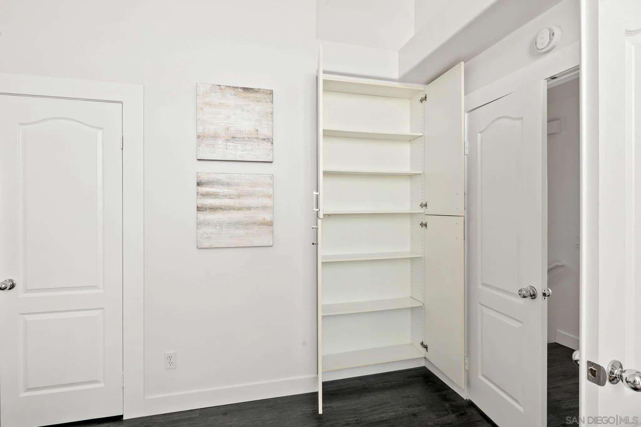 https://cdn.realtyfeed.com/cdn/127/260024526/84f71e39f2028b1952009fb2ab408775.webp