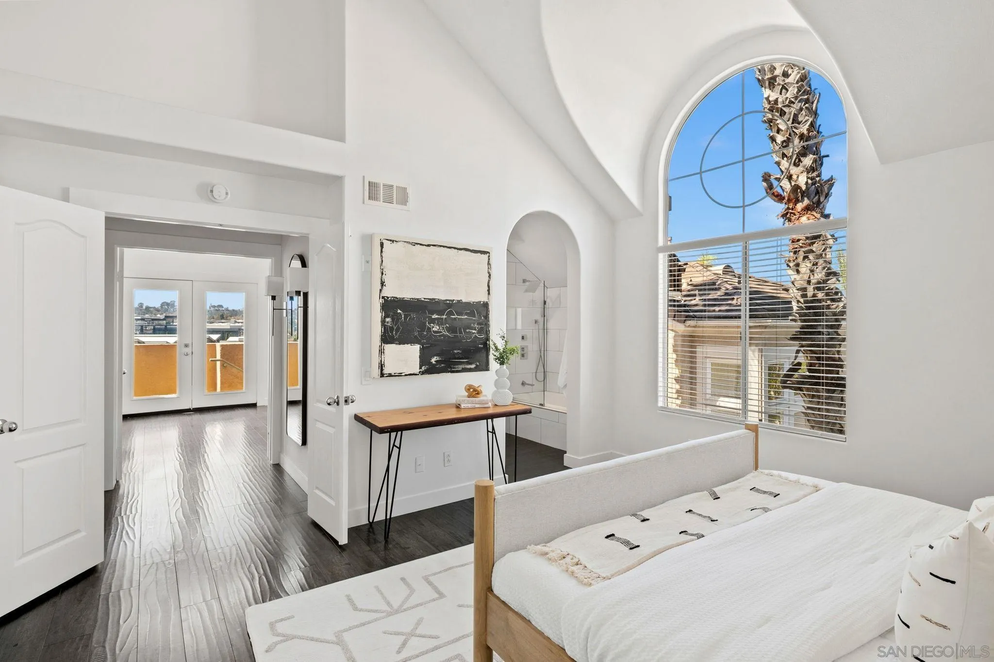 https://cdn.realtyfeed.com/cdn/127/260024526/e19de0bc9b91727c9f7586e1553dd2ec.webp