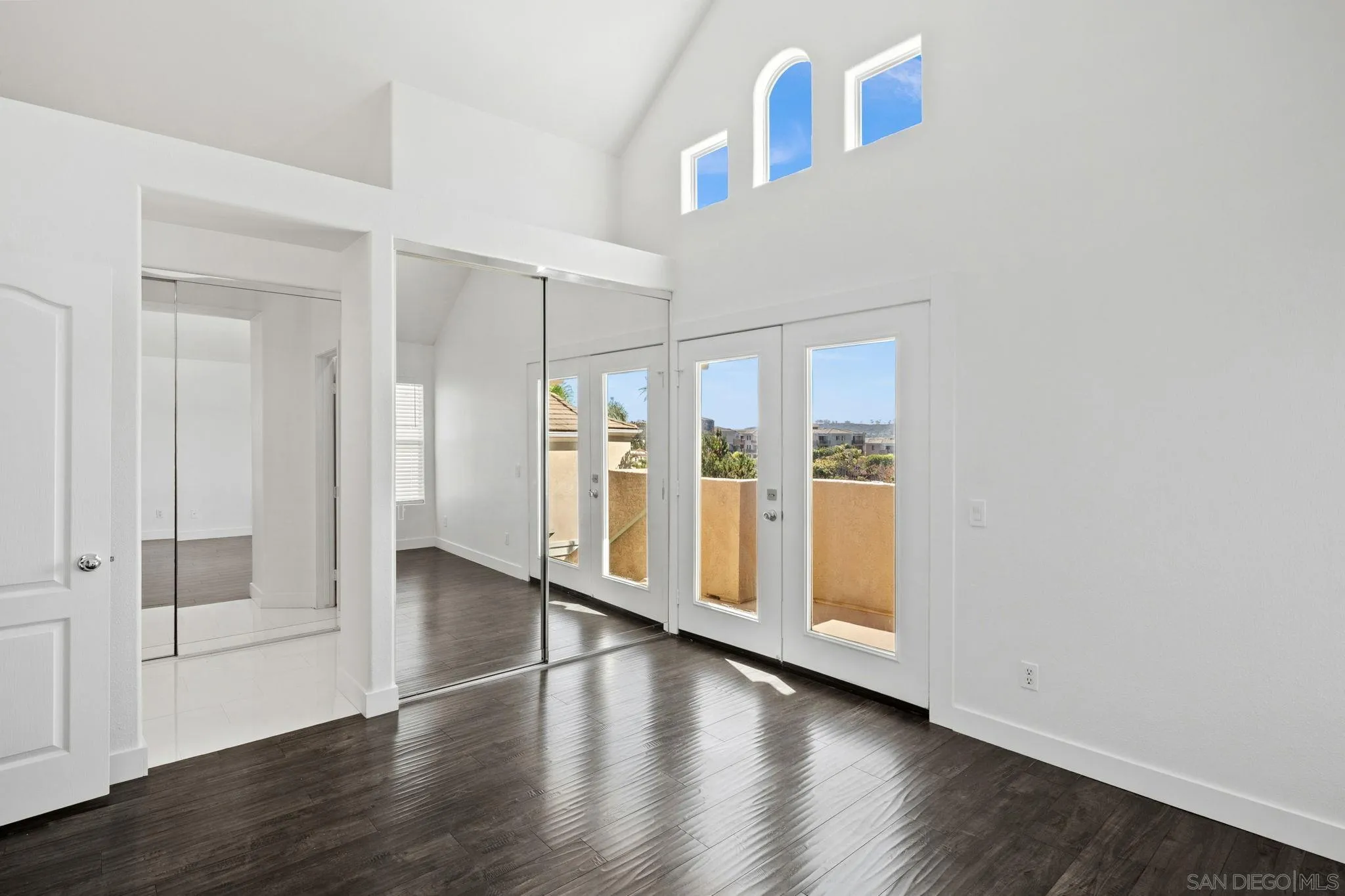 https://cdn.realtyfeed.com/cdn/127/260024526/ee129356add5fd9f42da07ee35b7b8a1.webp