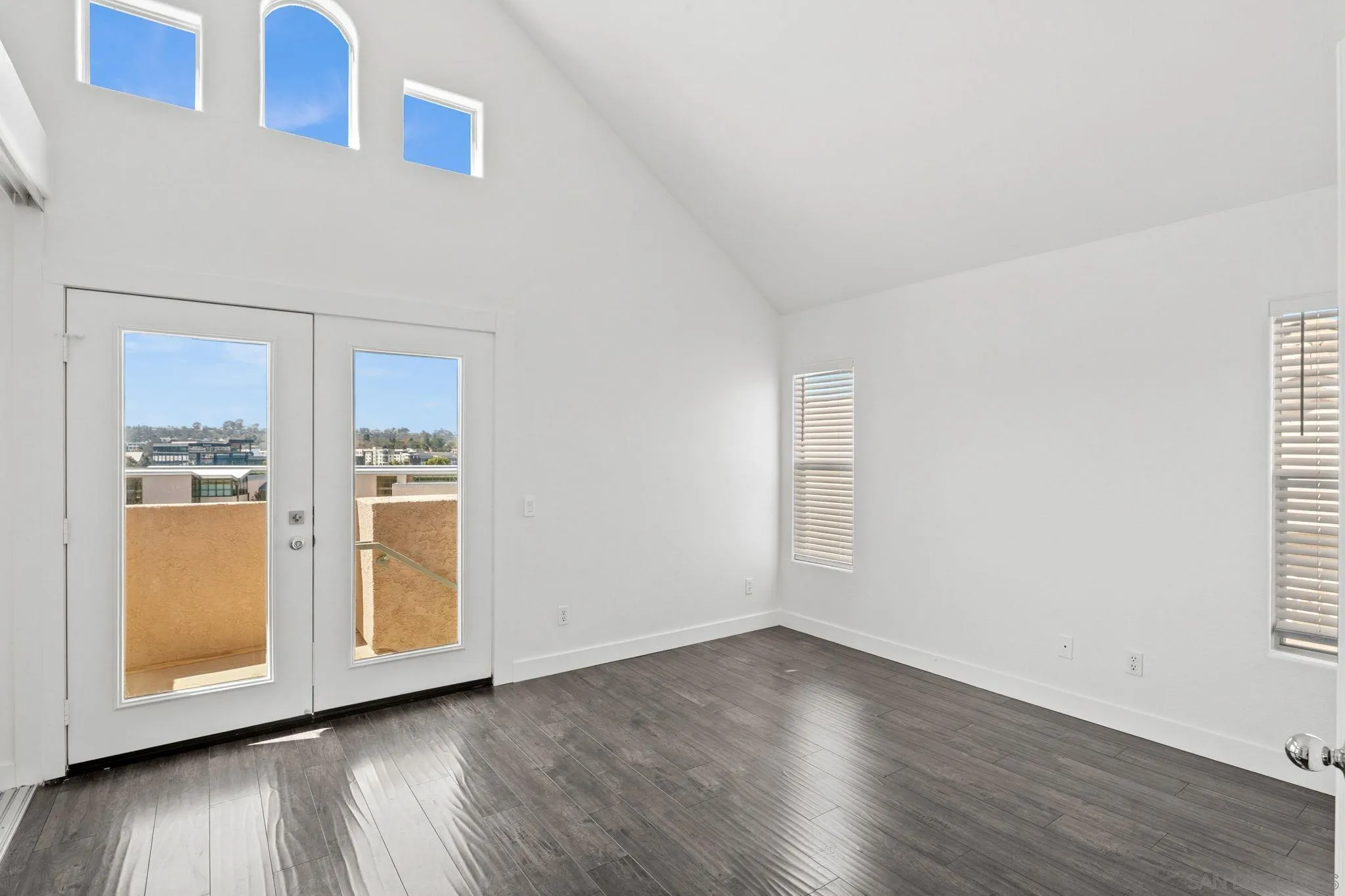 https://cdn.realtyfeed.com/cdn/127/260024526/ef097958a3d0a5e8a24d8d9226ff5a4a.webp